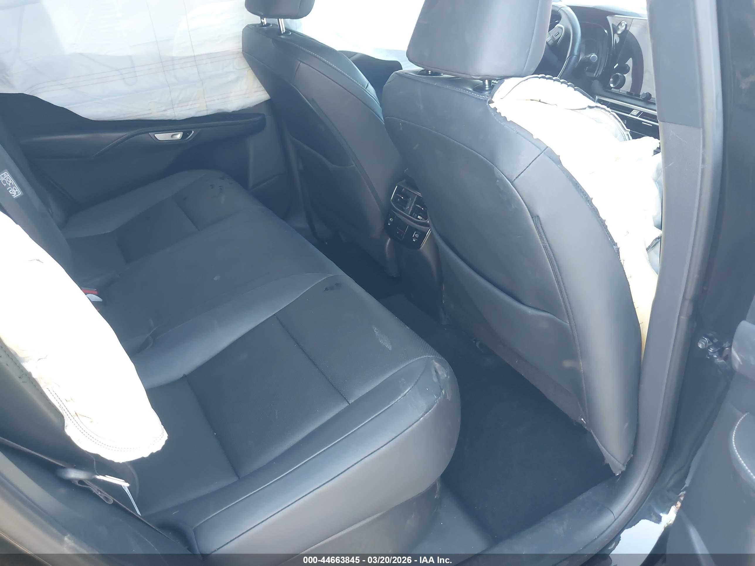 LEXUS RX image 8