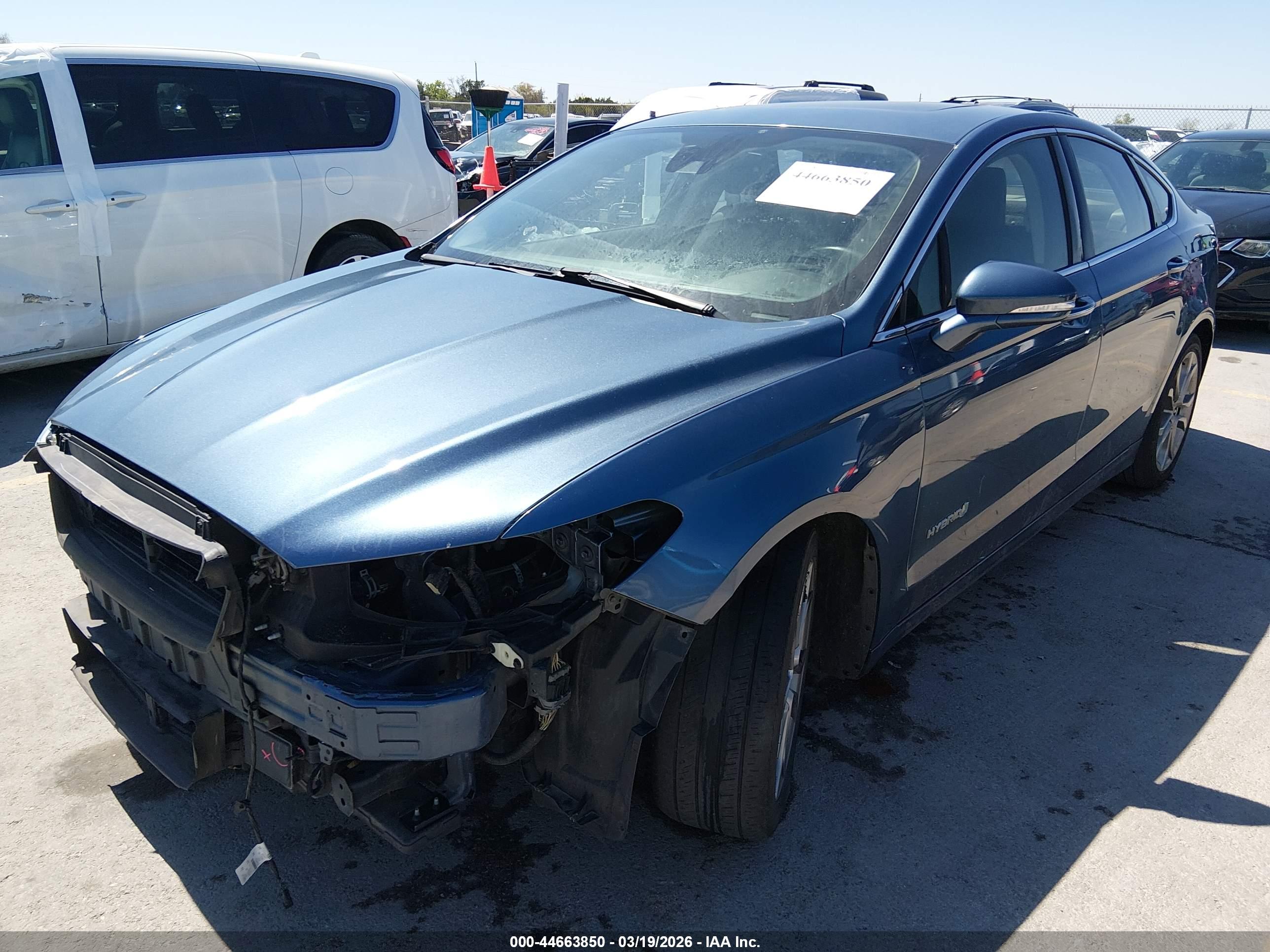 FORD FUSION image 2