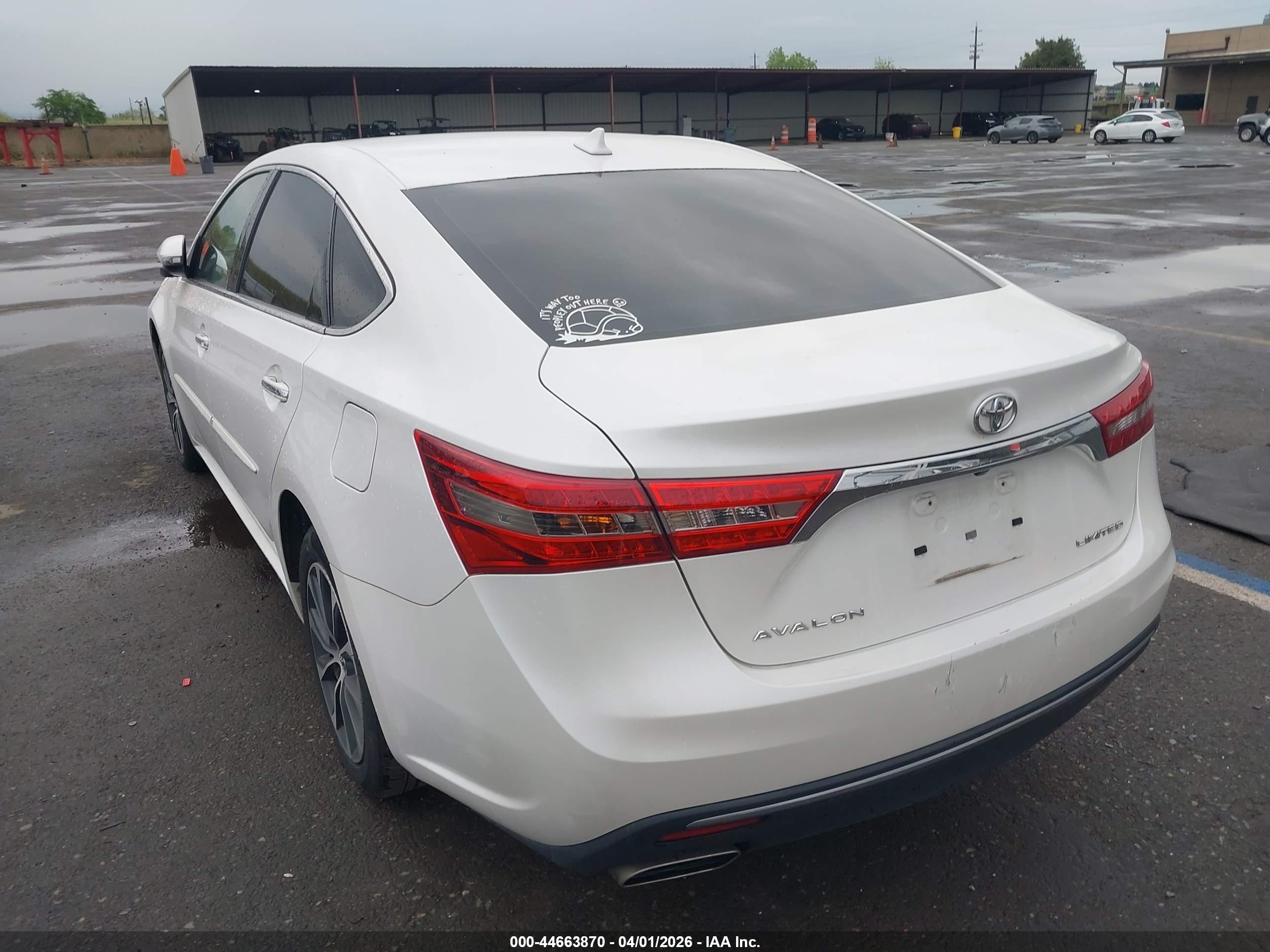 TOYOTA AVALON image 3