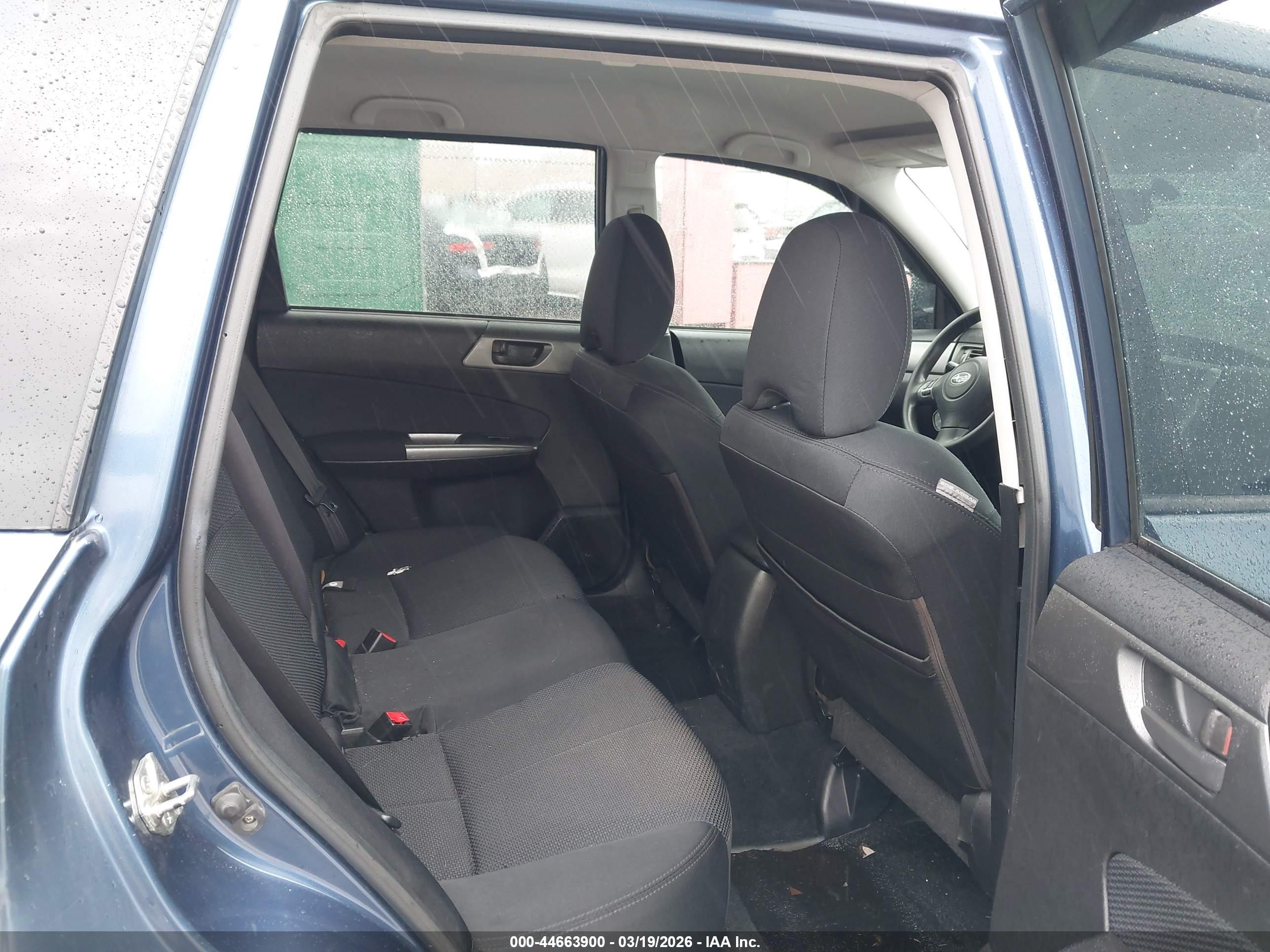 SUBARU FORESTER image 8