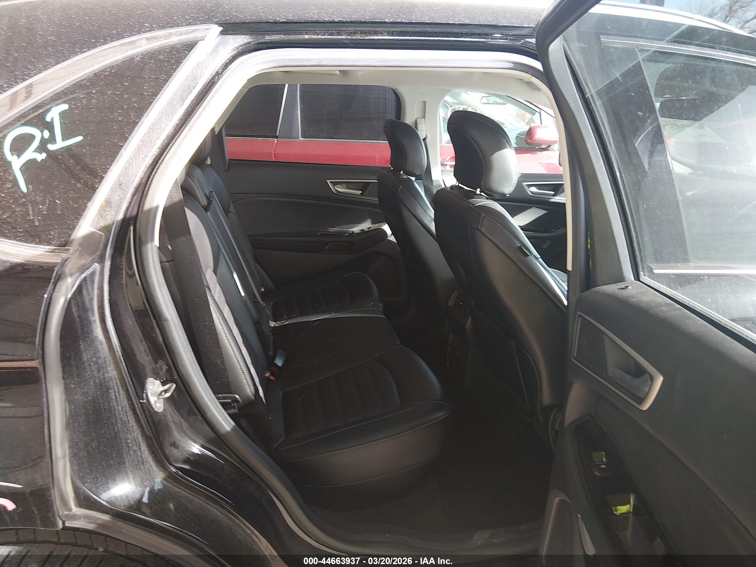 FORD EDGE image 8