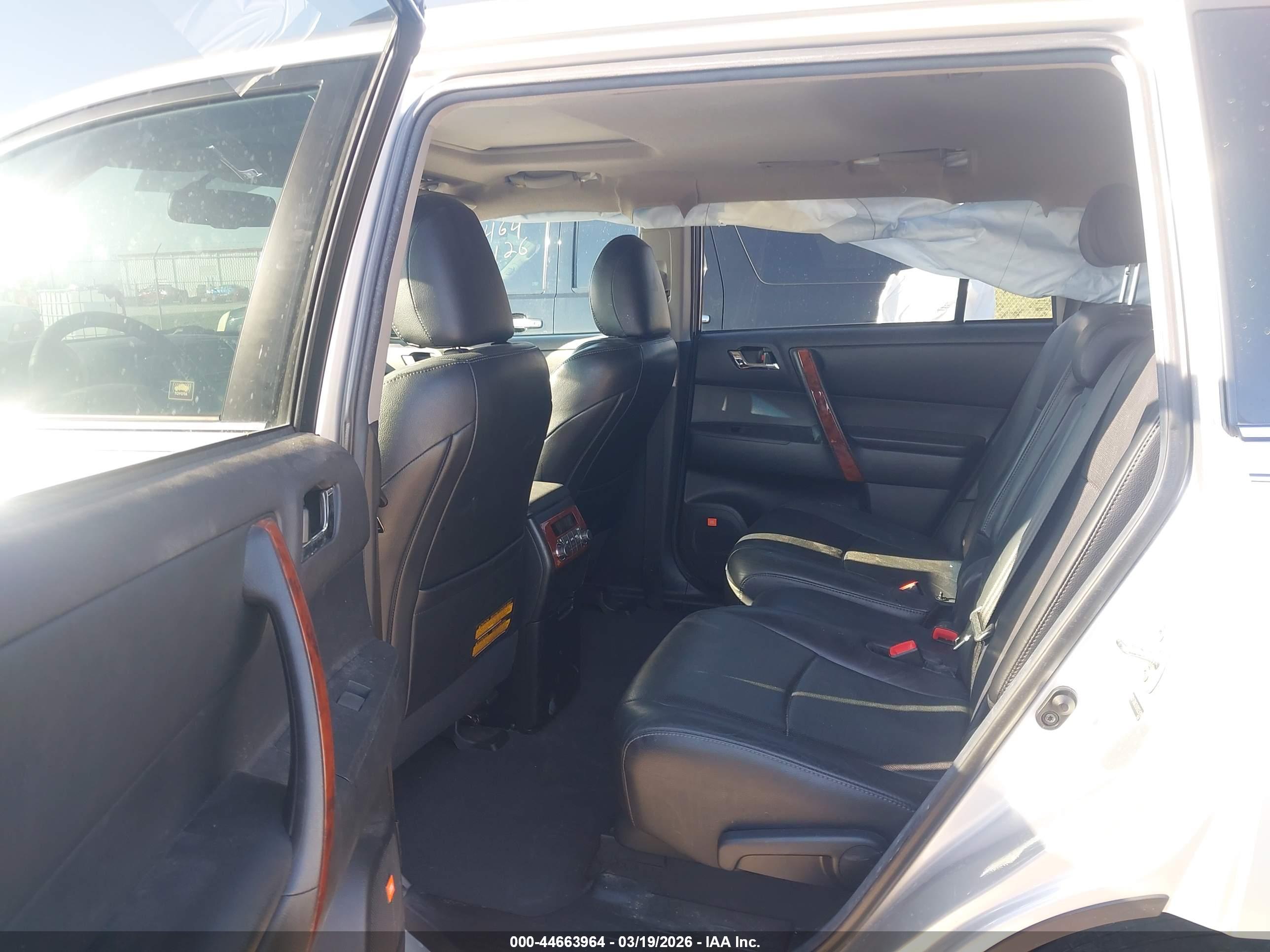 TOYOTA HIGHLANDER image 8