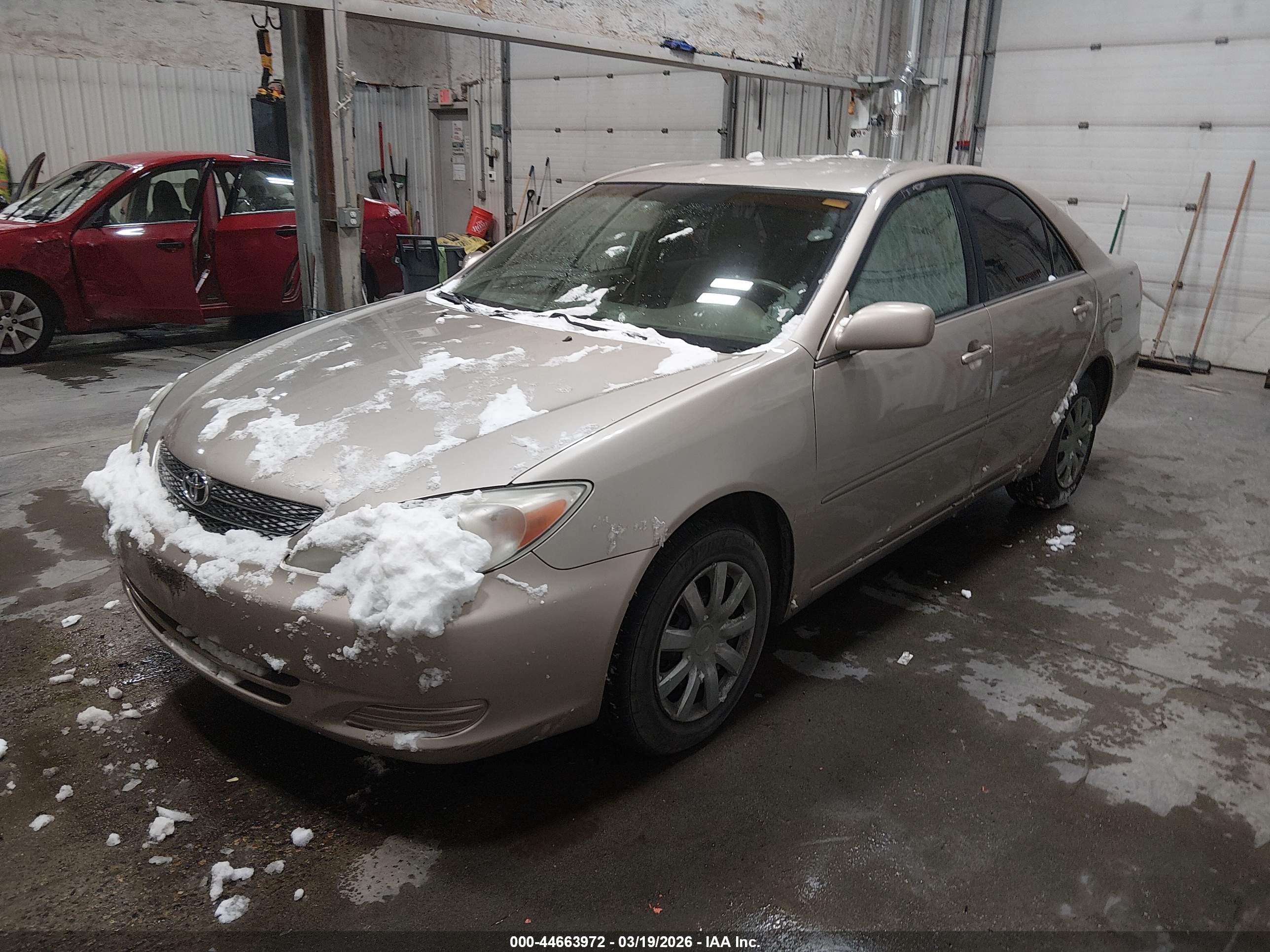 TOYOTA CAMRY image 2