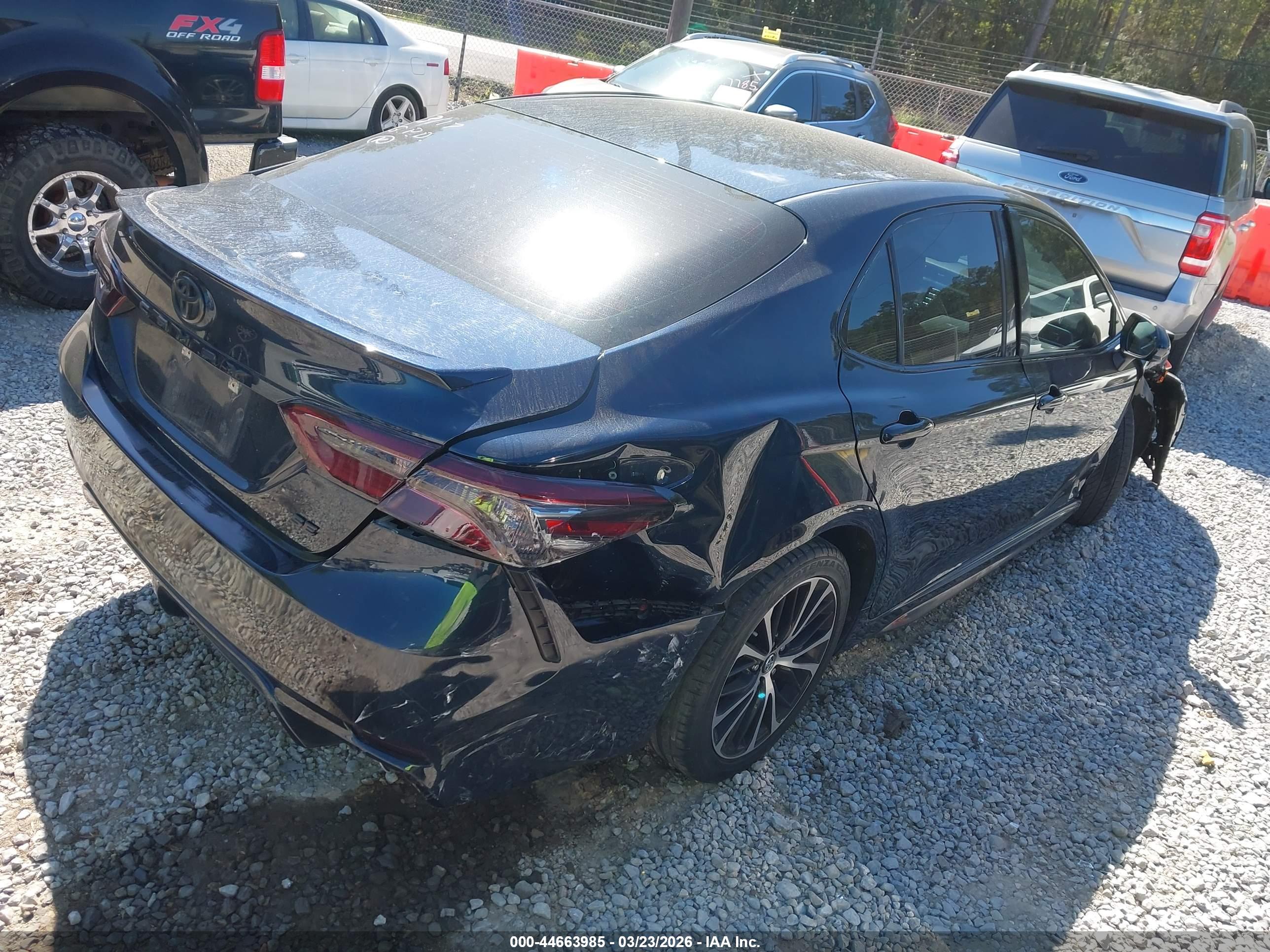 TOYOTA CAMRY image 4