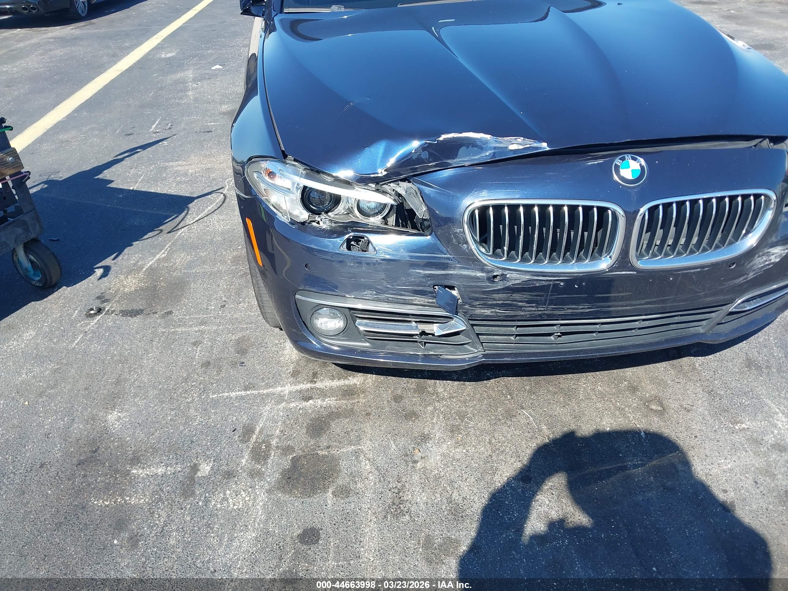 BMW 528I image 6