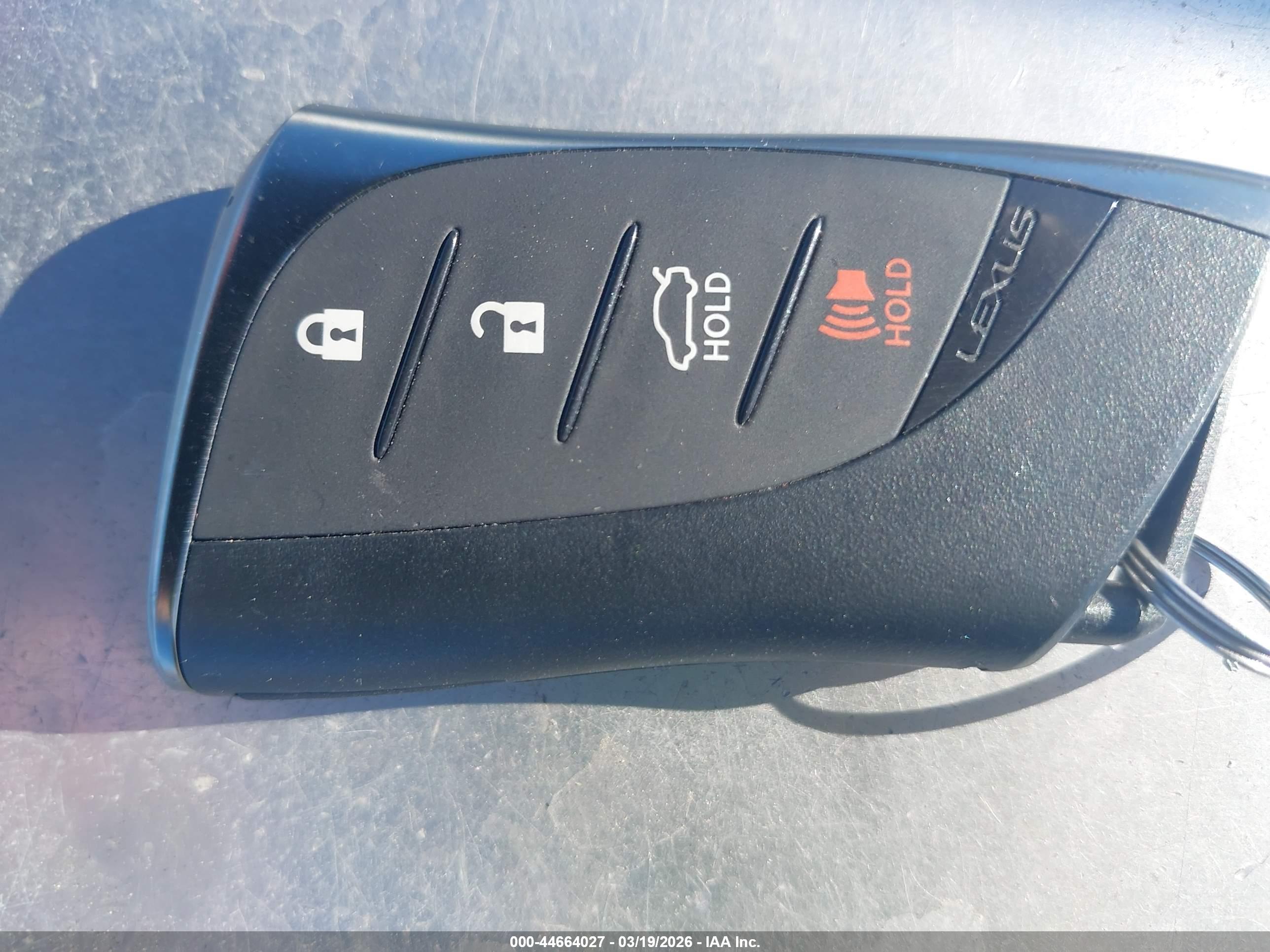 LEXUS ES image 11