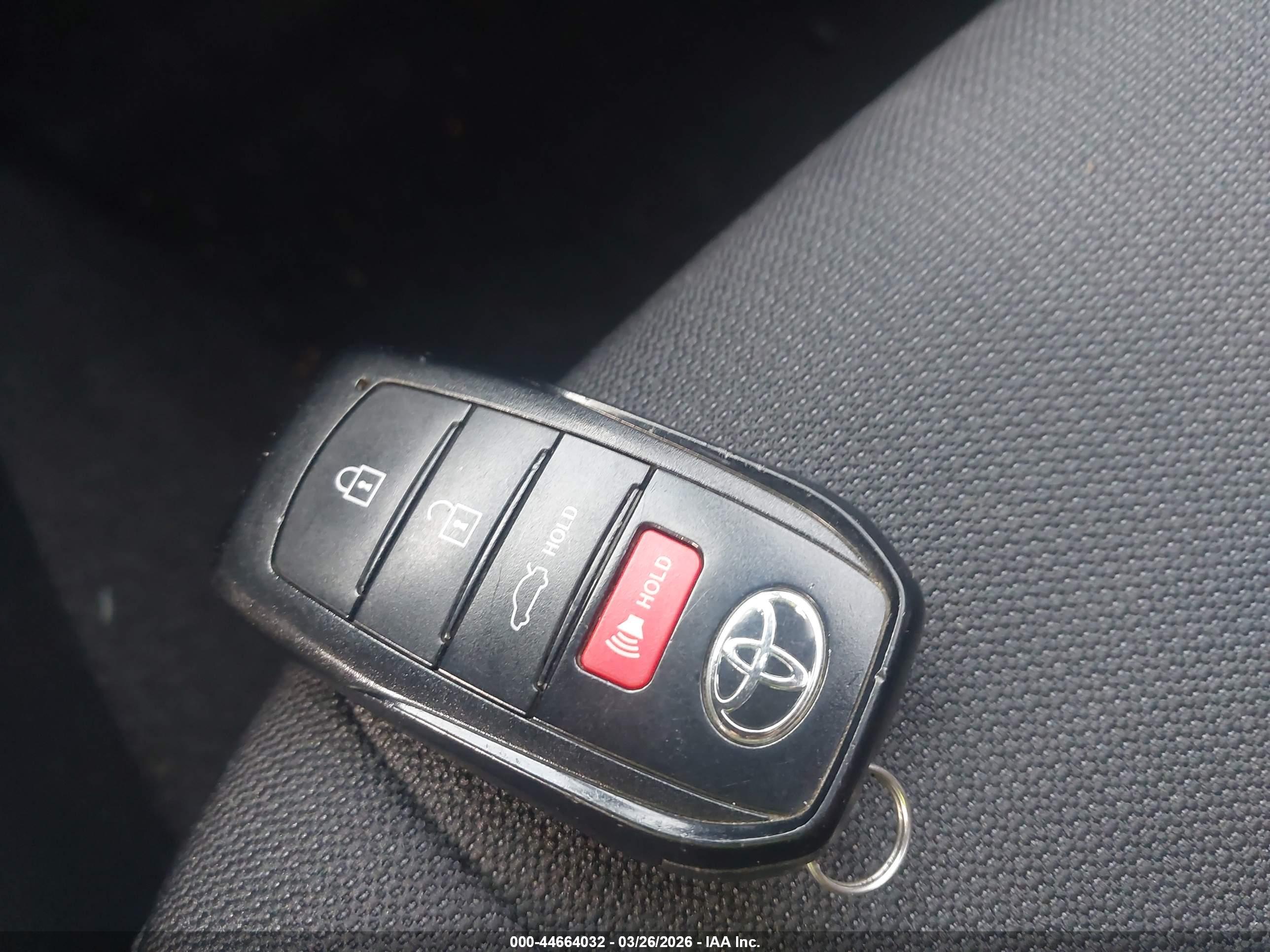 TOYOTA COROLLA image 11