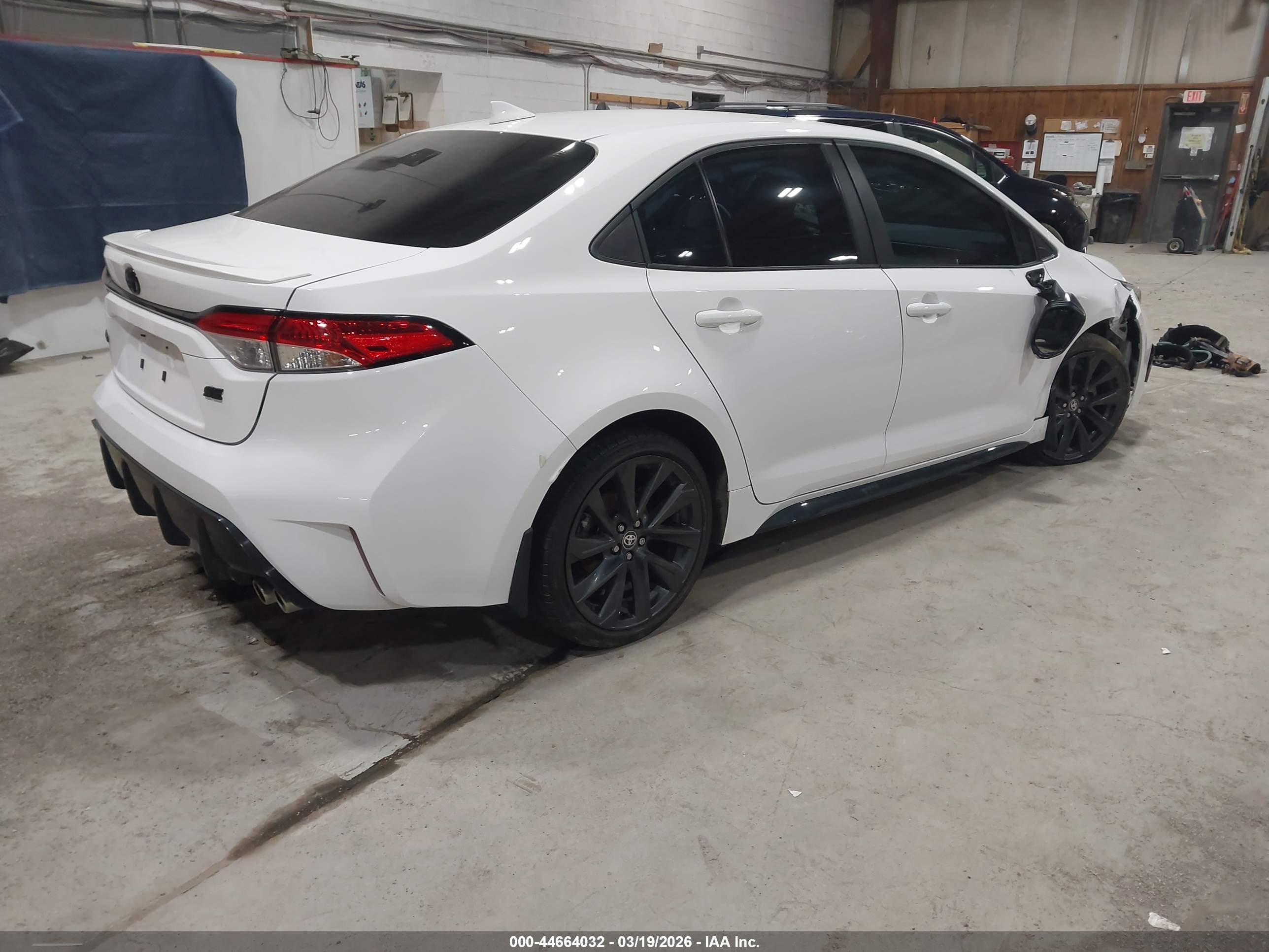 TOYOTA COROLLA image 4