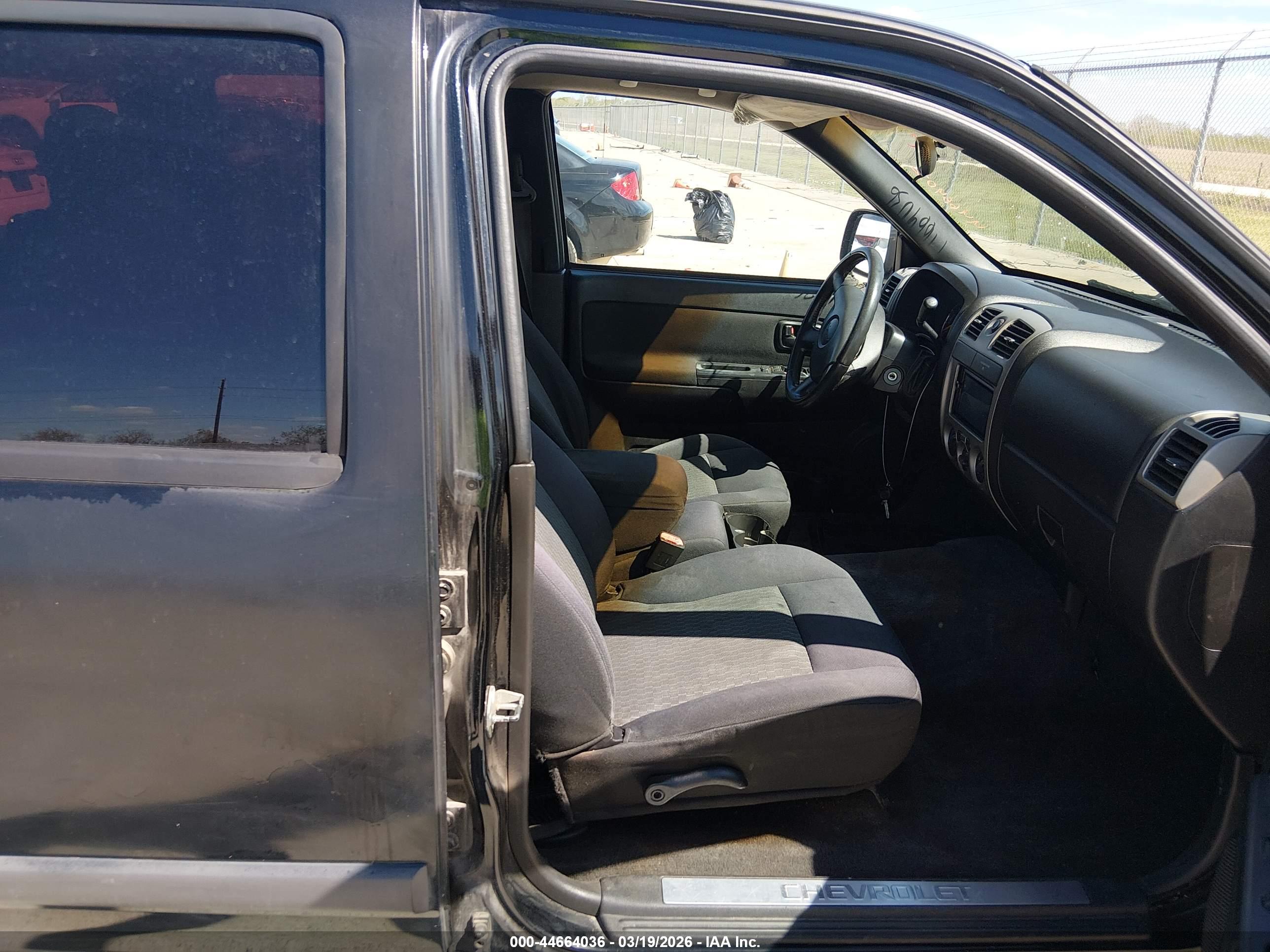 CHEVROLET COLORADO image 5