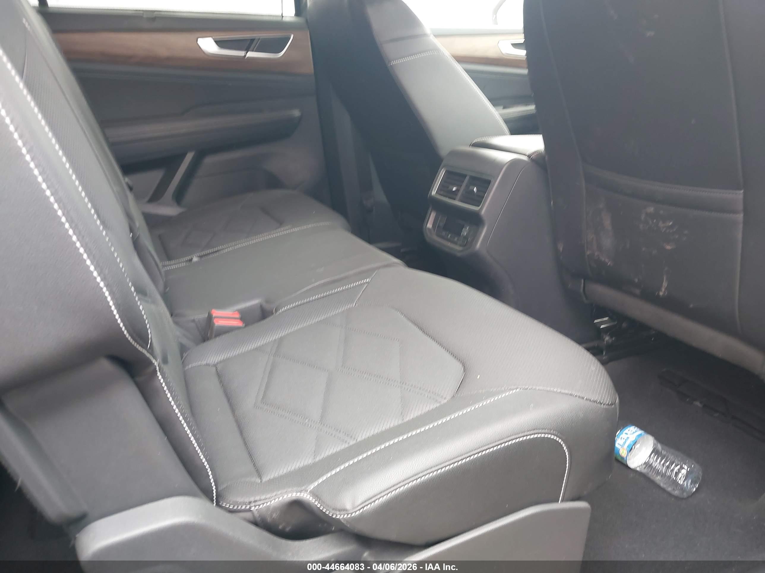 VOLKSWAGEN ATLAS image 8