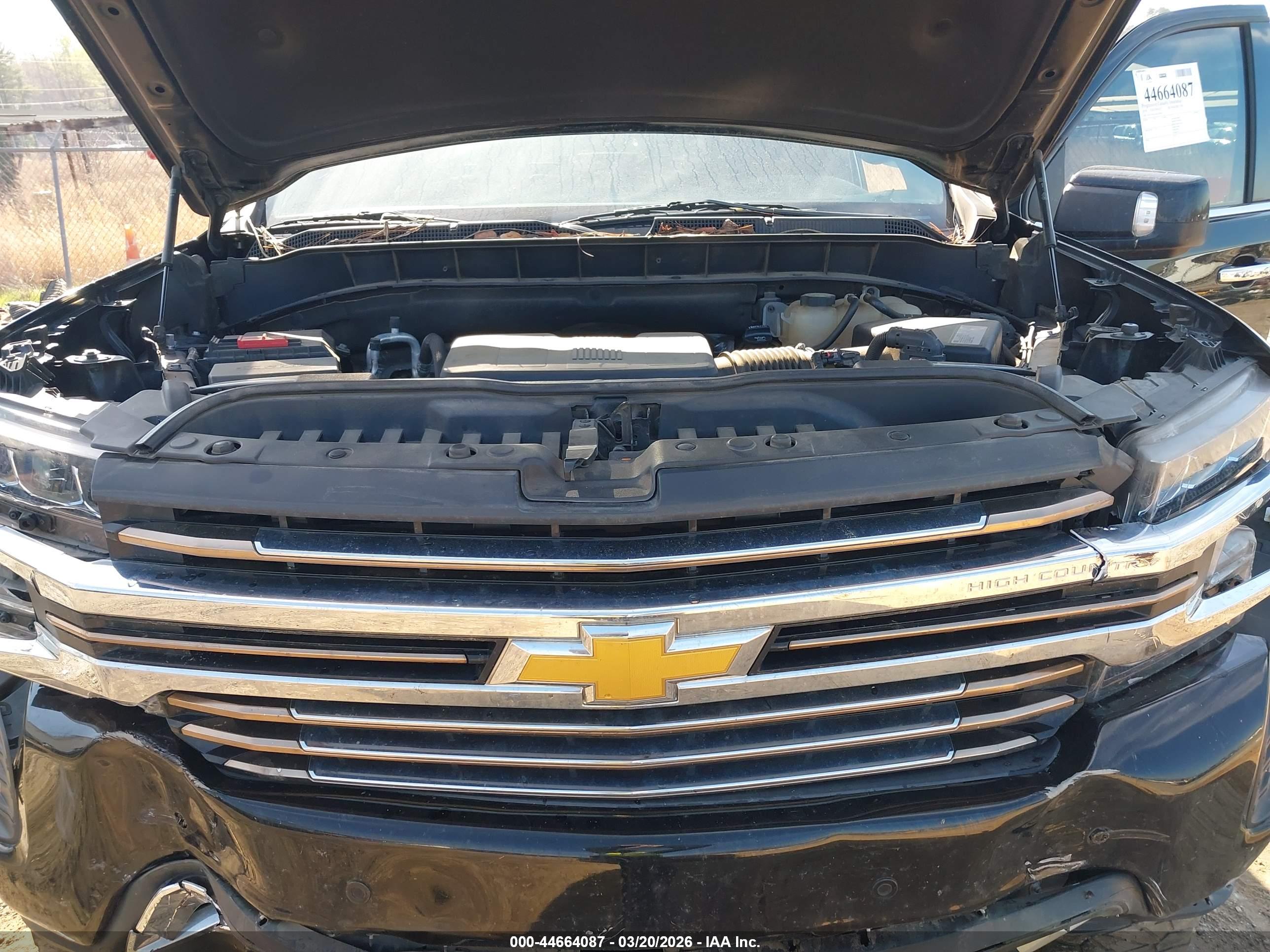CHEVROLET SILVERADO image 10