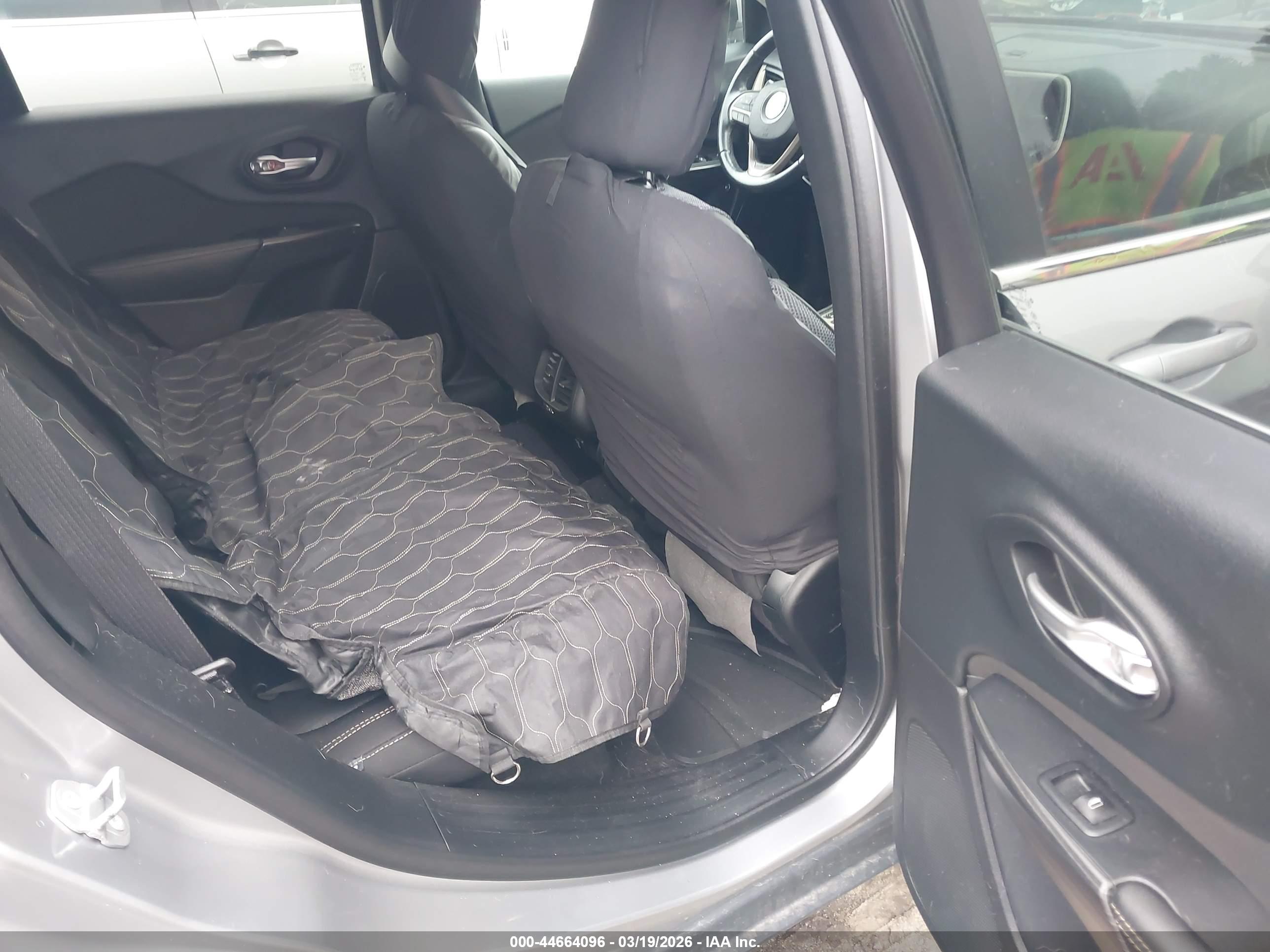 JEEP CHEROKEE image 8