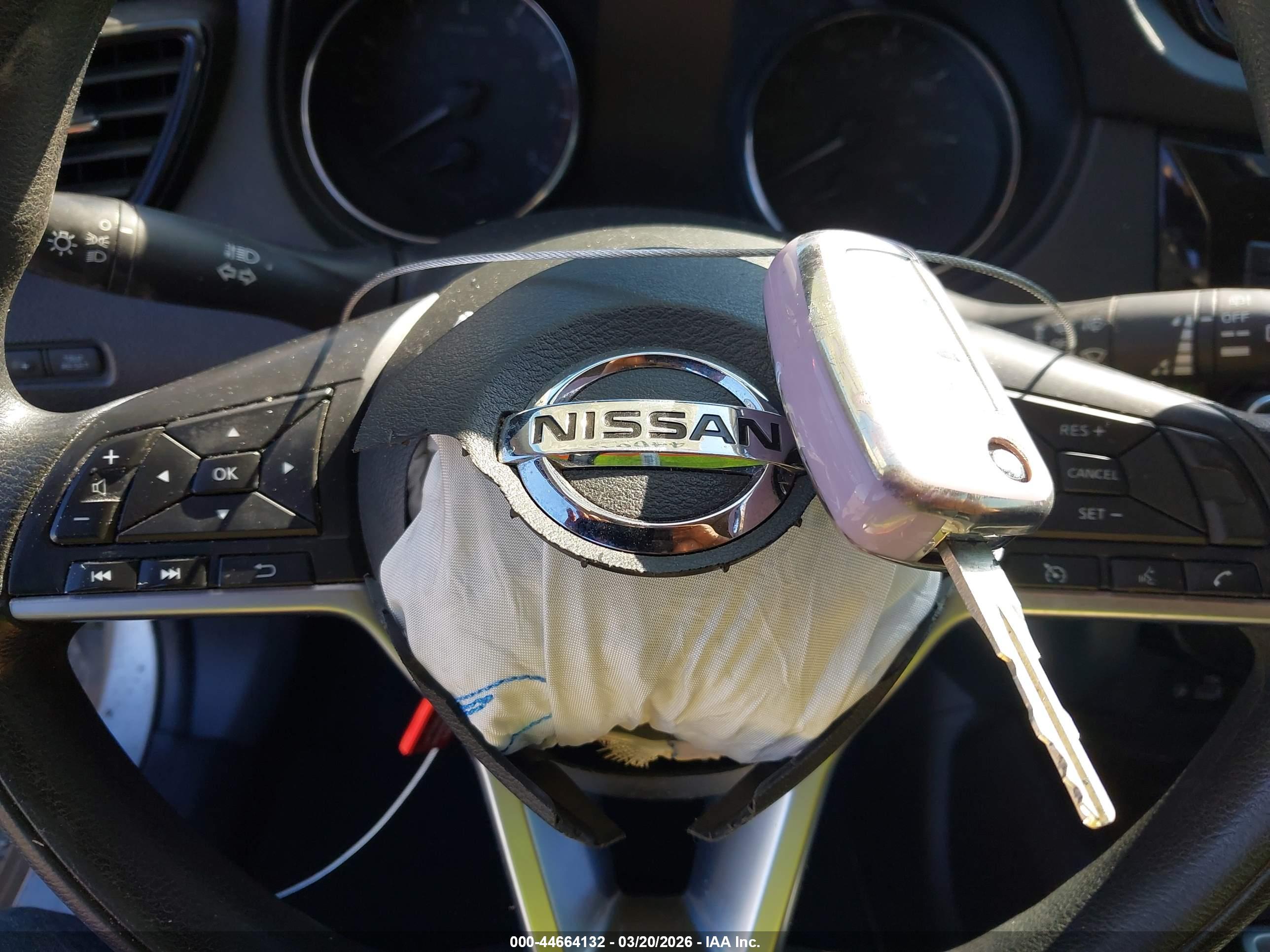 NISSAN ROGUE image 11