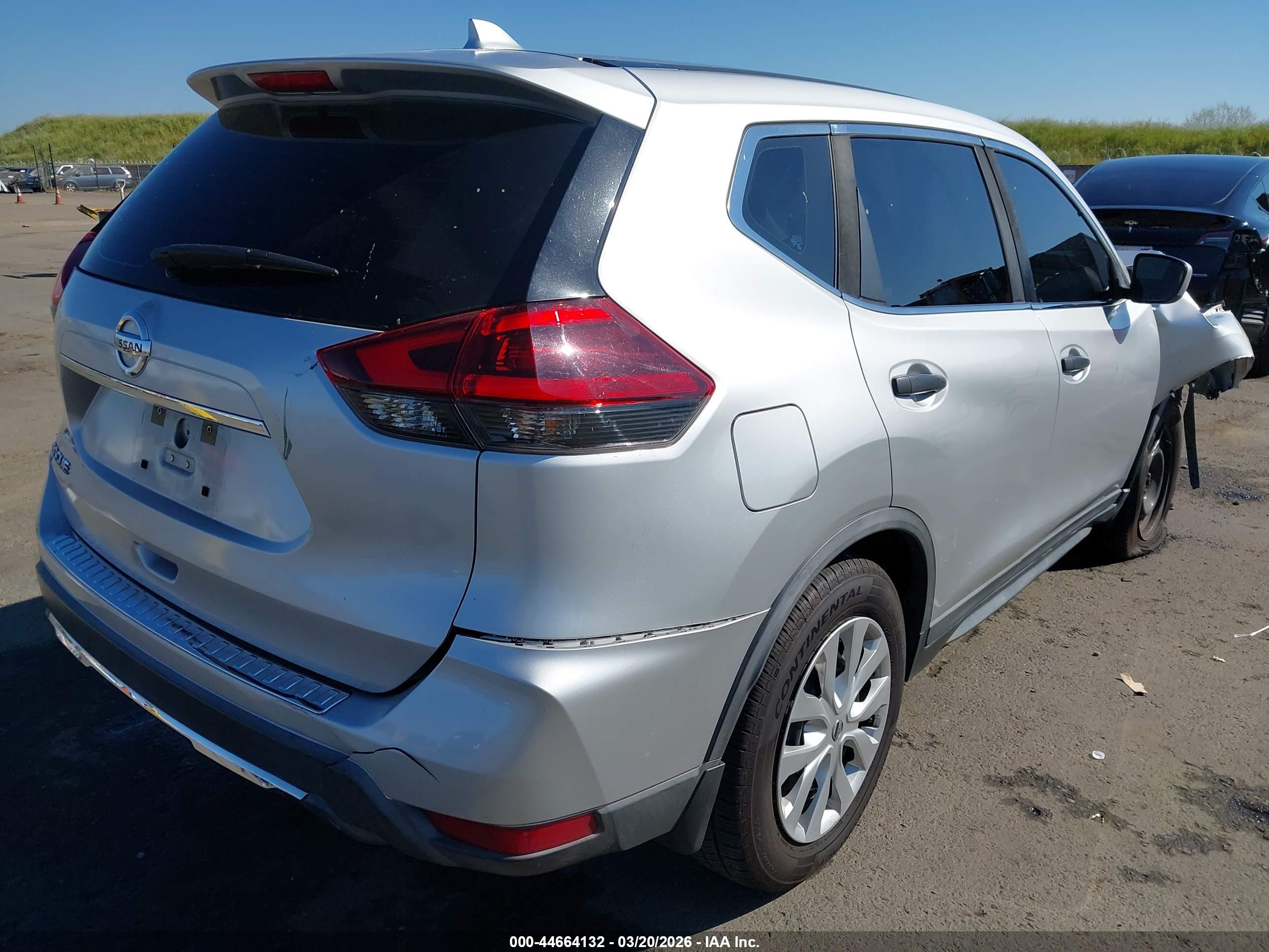 NISSAN ROGUE image 6