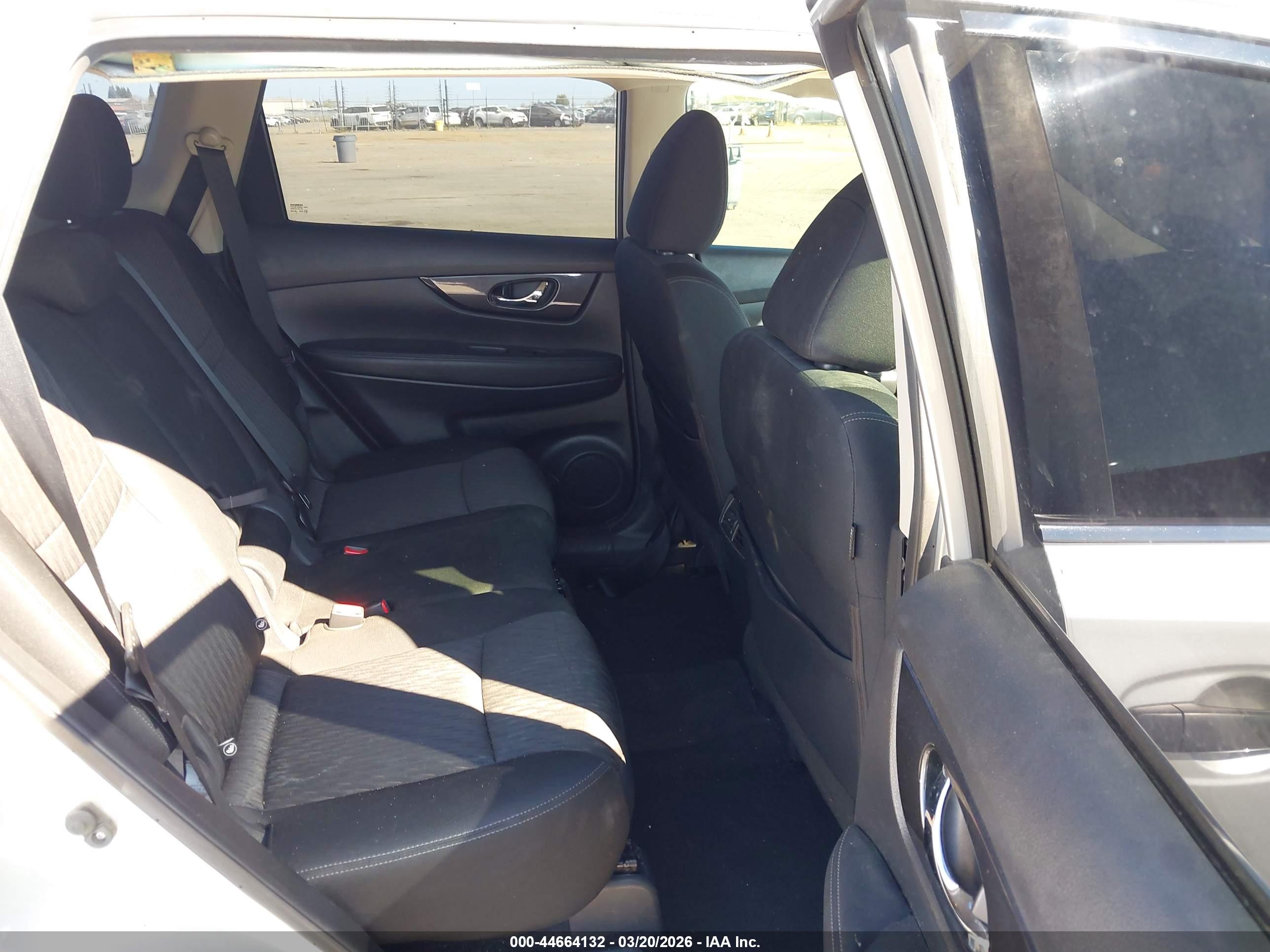 NISSAN ROGUE image 8