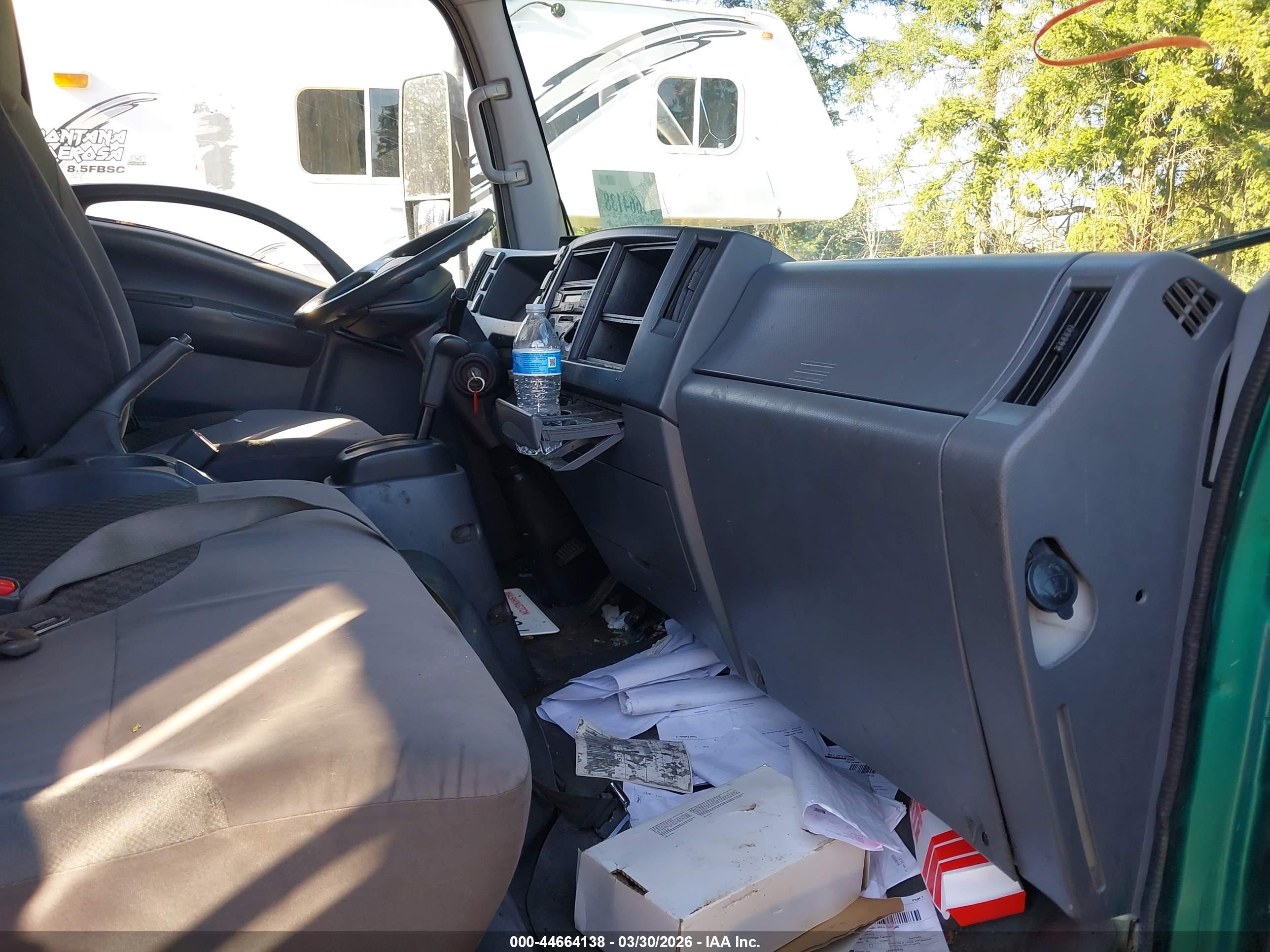 ISUZU NPR image 8