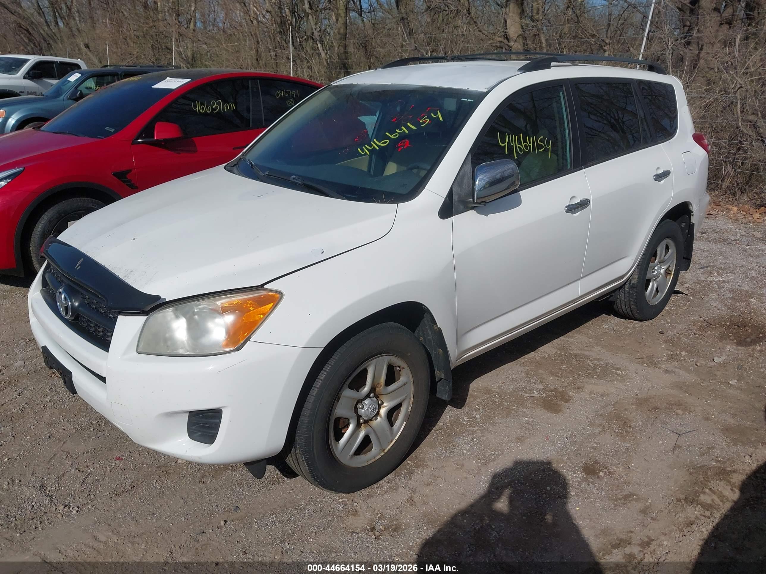 TOYOTA RAV4 image 2