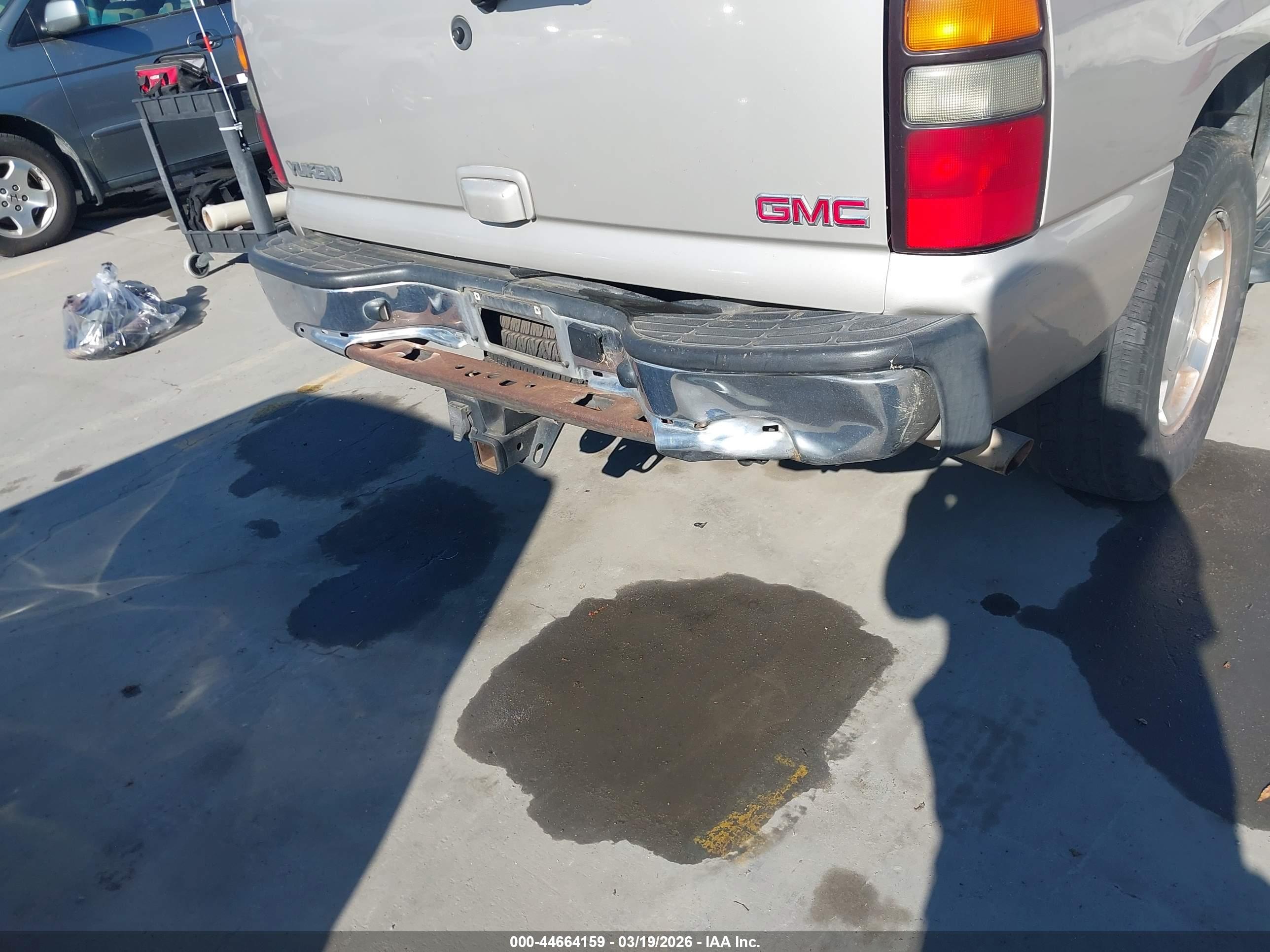 GMC YUKON image 6