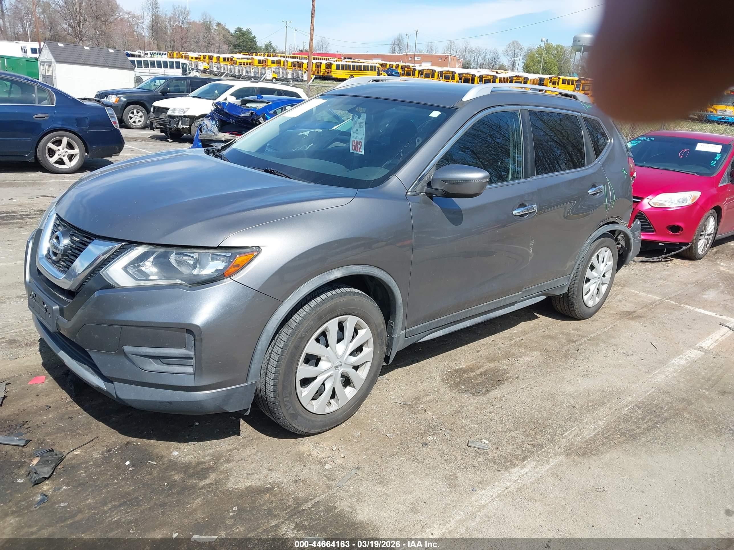 NISSAN ROGUE image 2