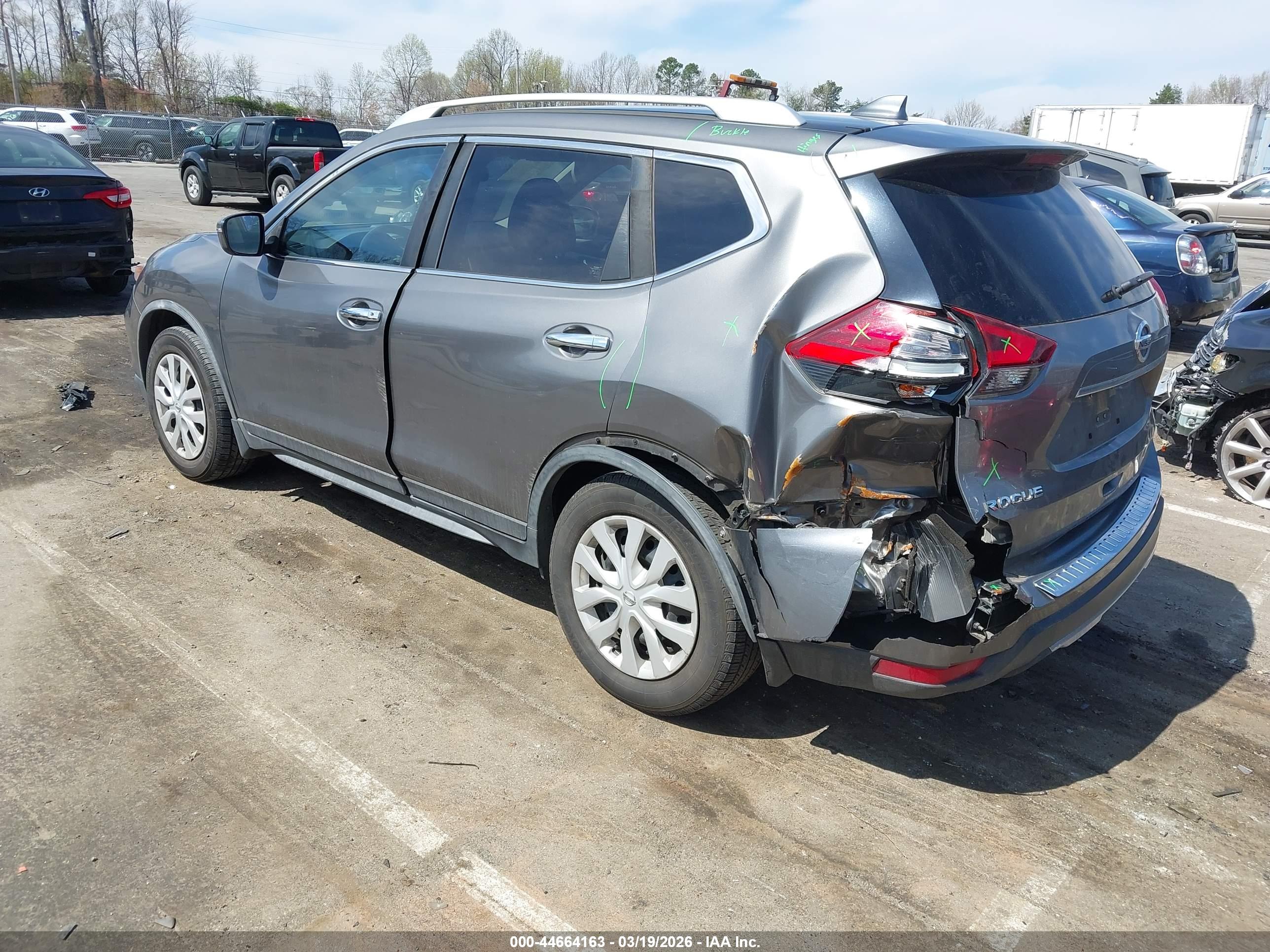 NISSAN ROGUE image 3