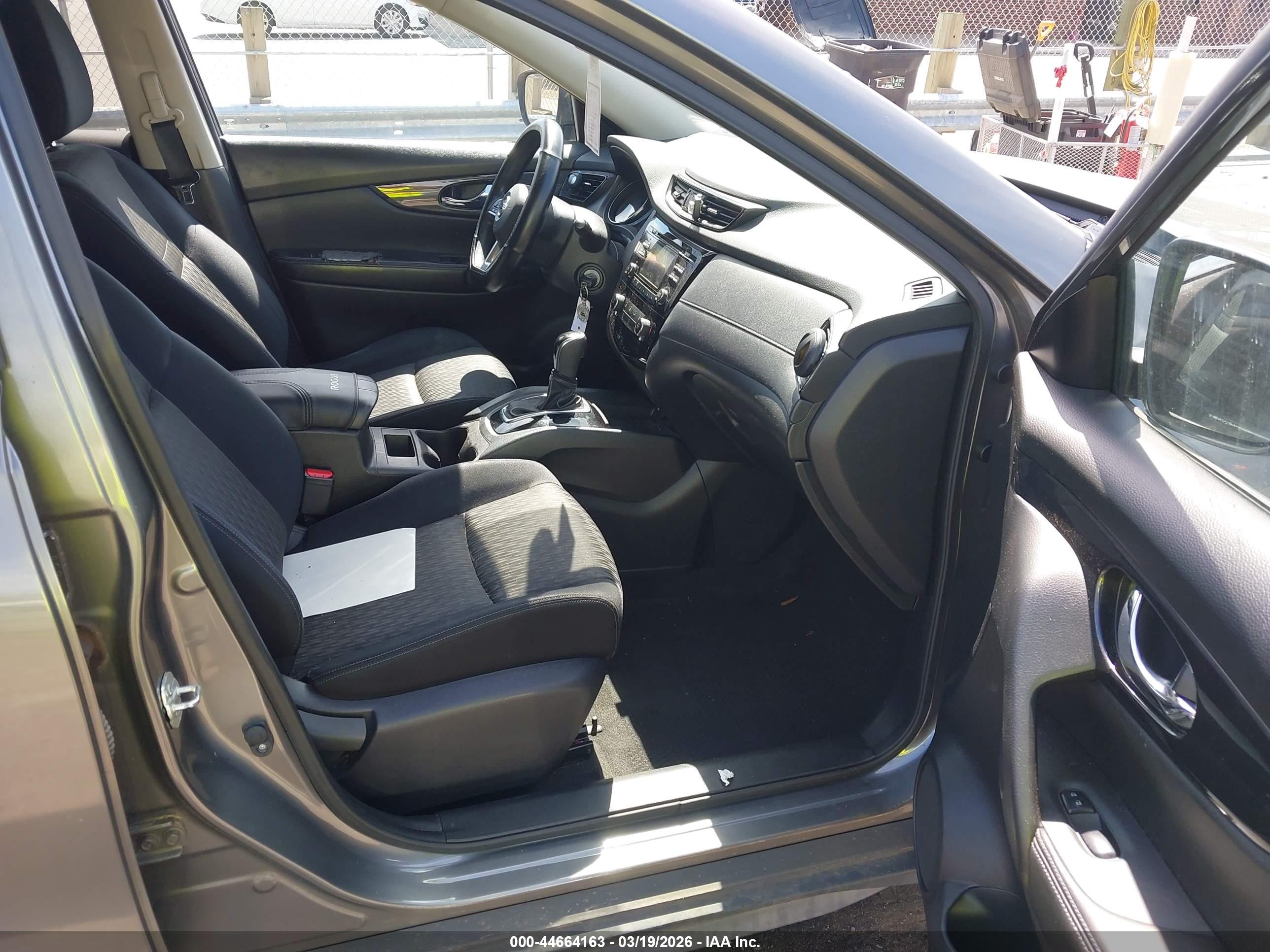 NISSAN ROGUE image 5