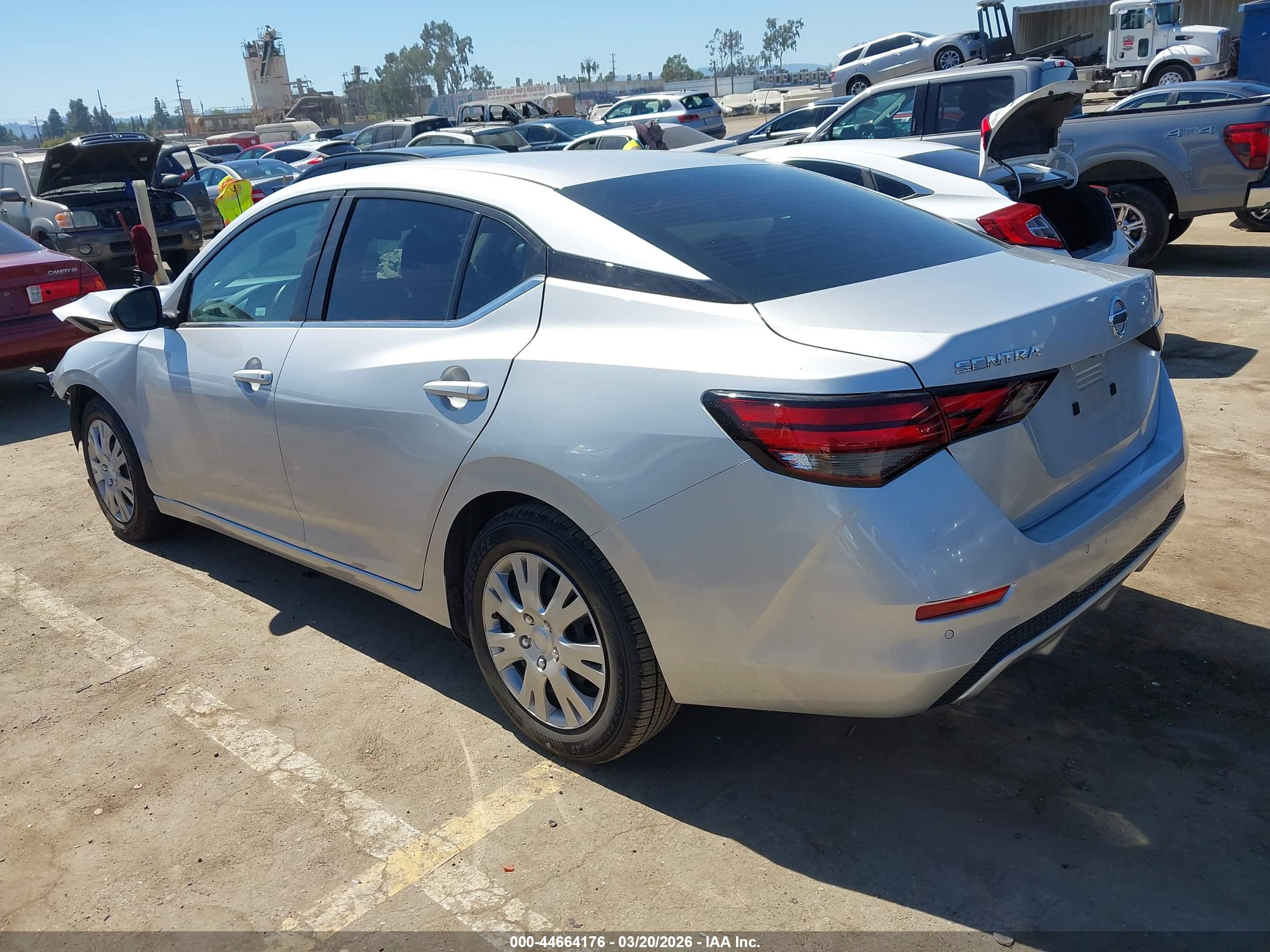 NISSAN SENTRA image 3