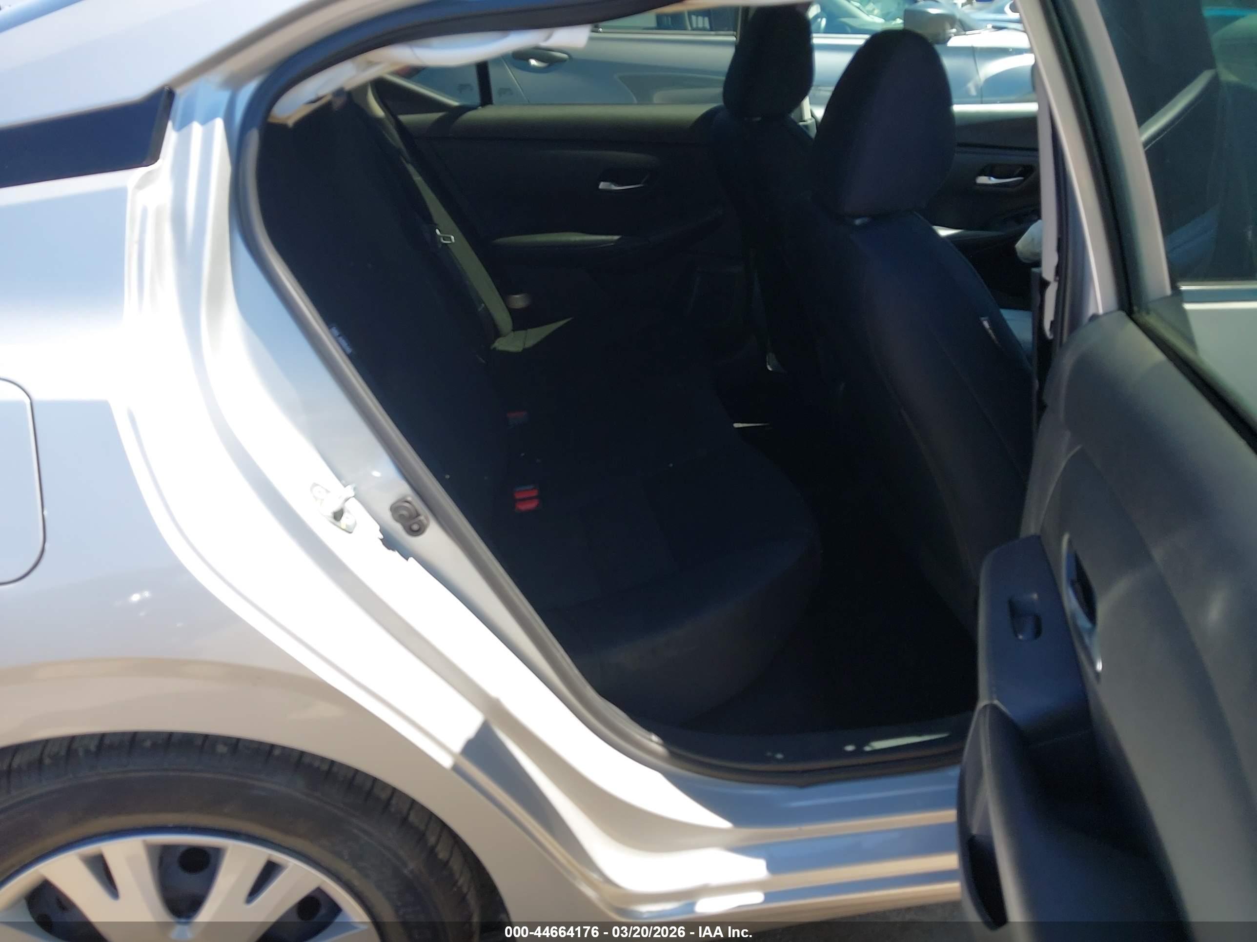 NISSAN SENTRA image 8