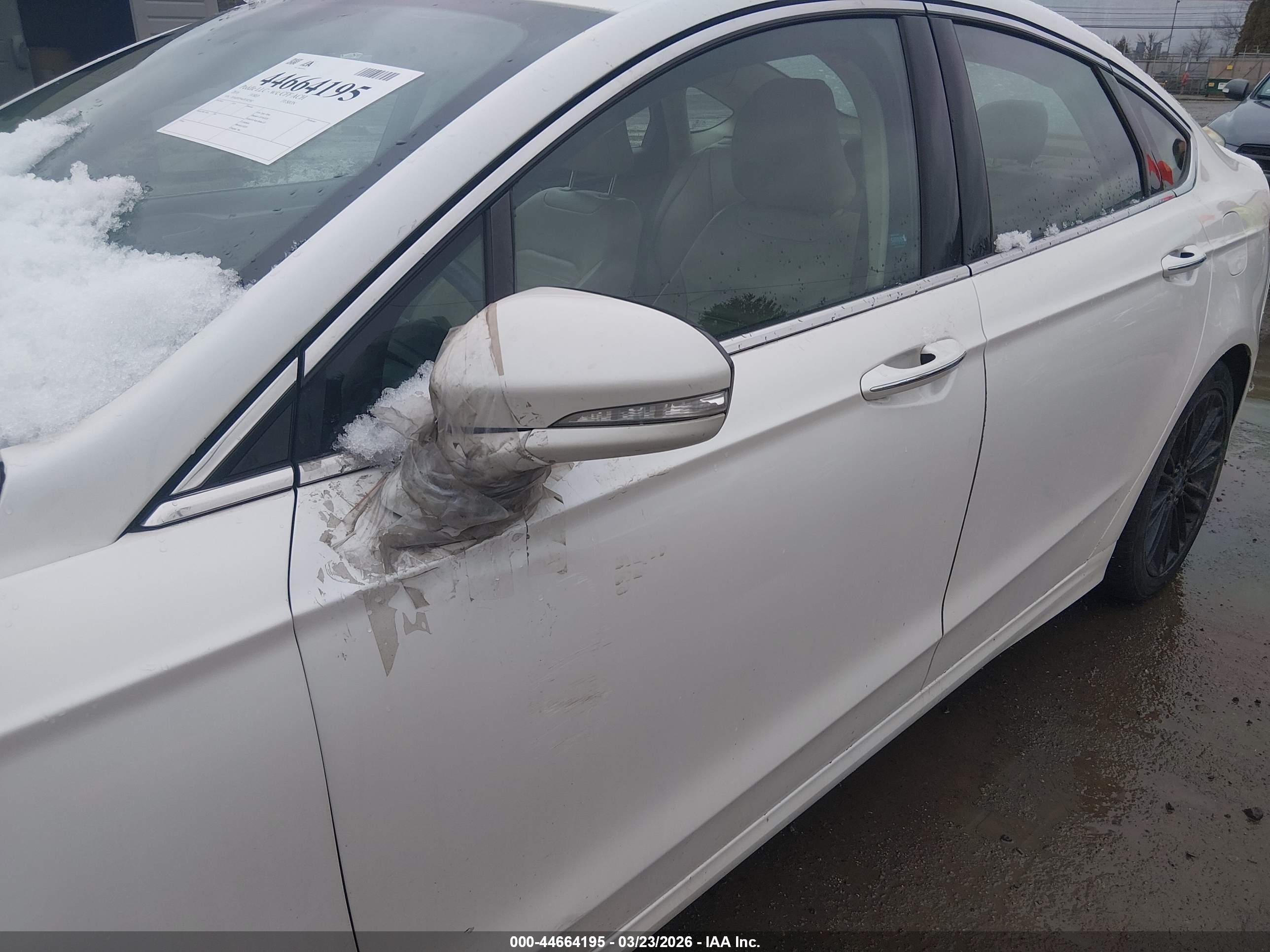 FORD FUSION image 6