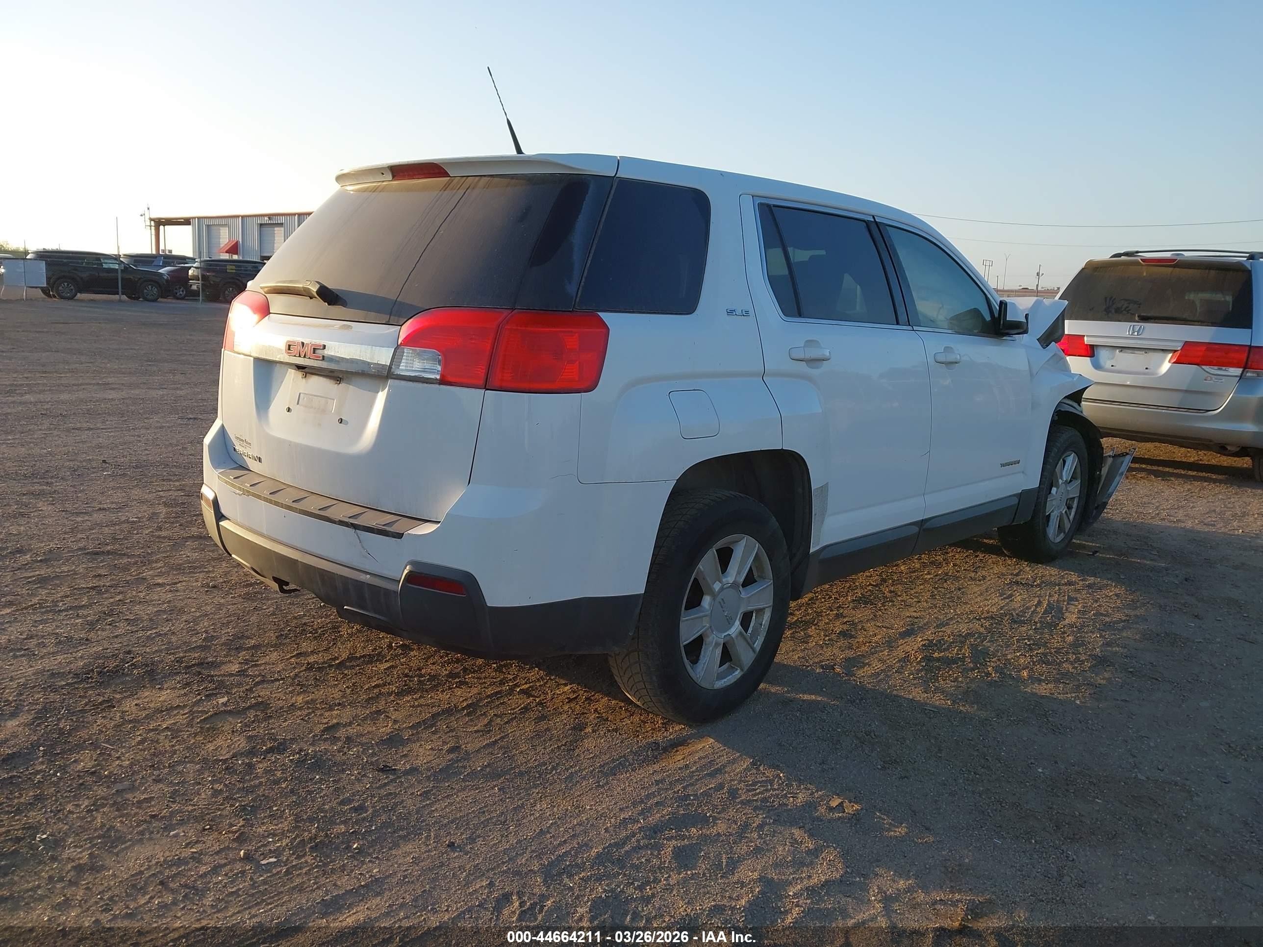 GMC TERRAIN image 4