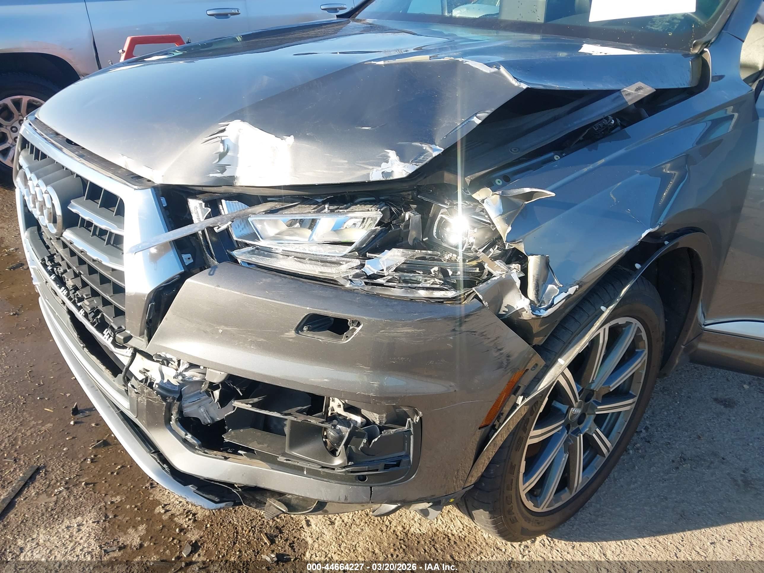 AUDI Q7 image 6