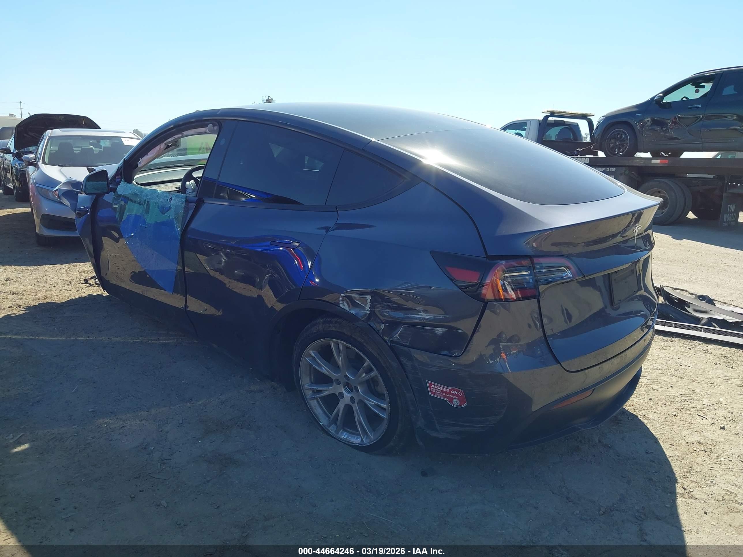TESLA MODEL image 3