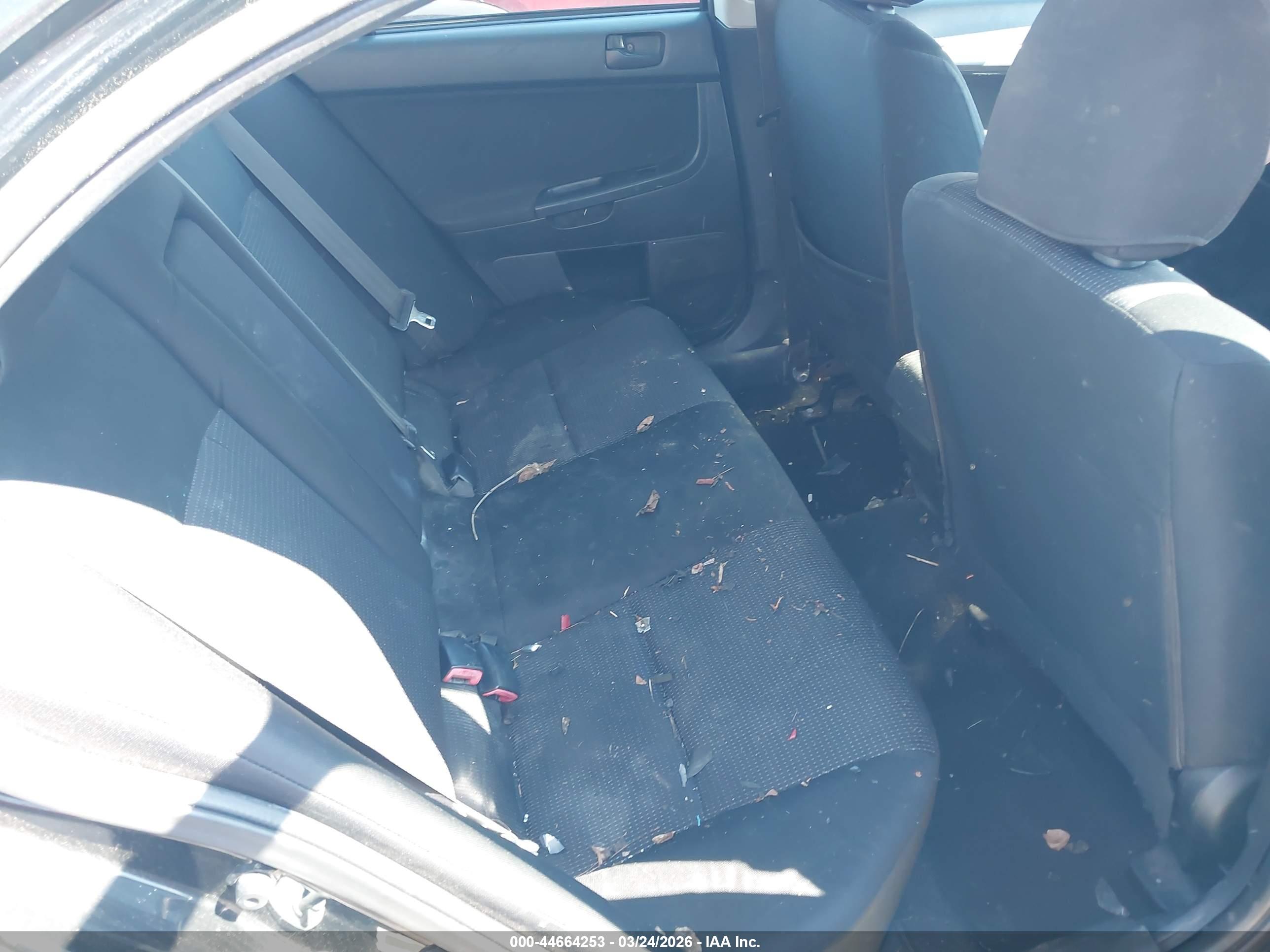 MITSUBISHI LANCER image 8