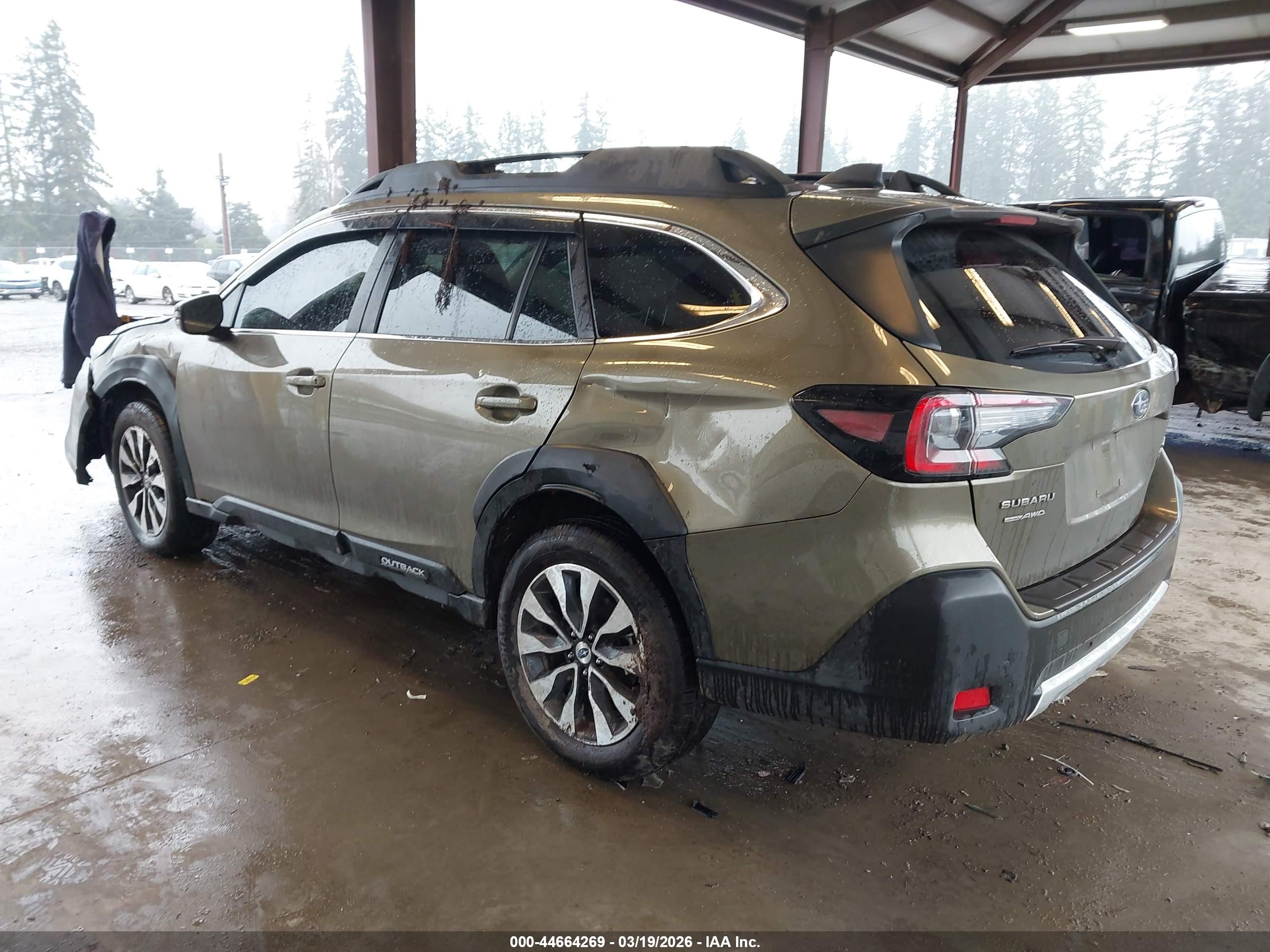 SUBARU OUTBACK image 3