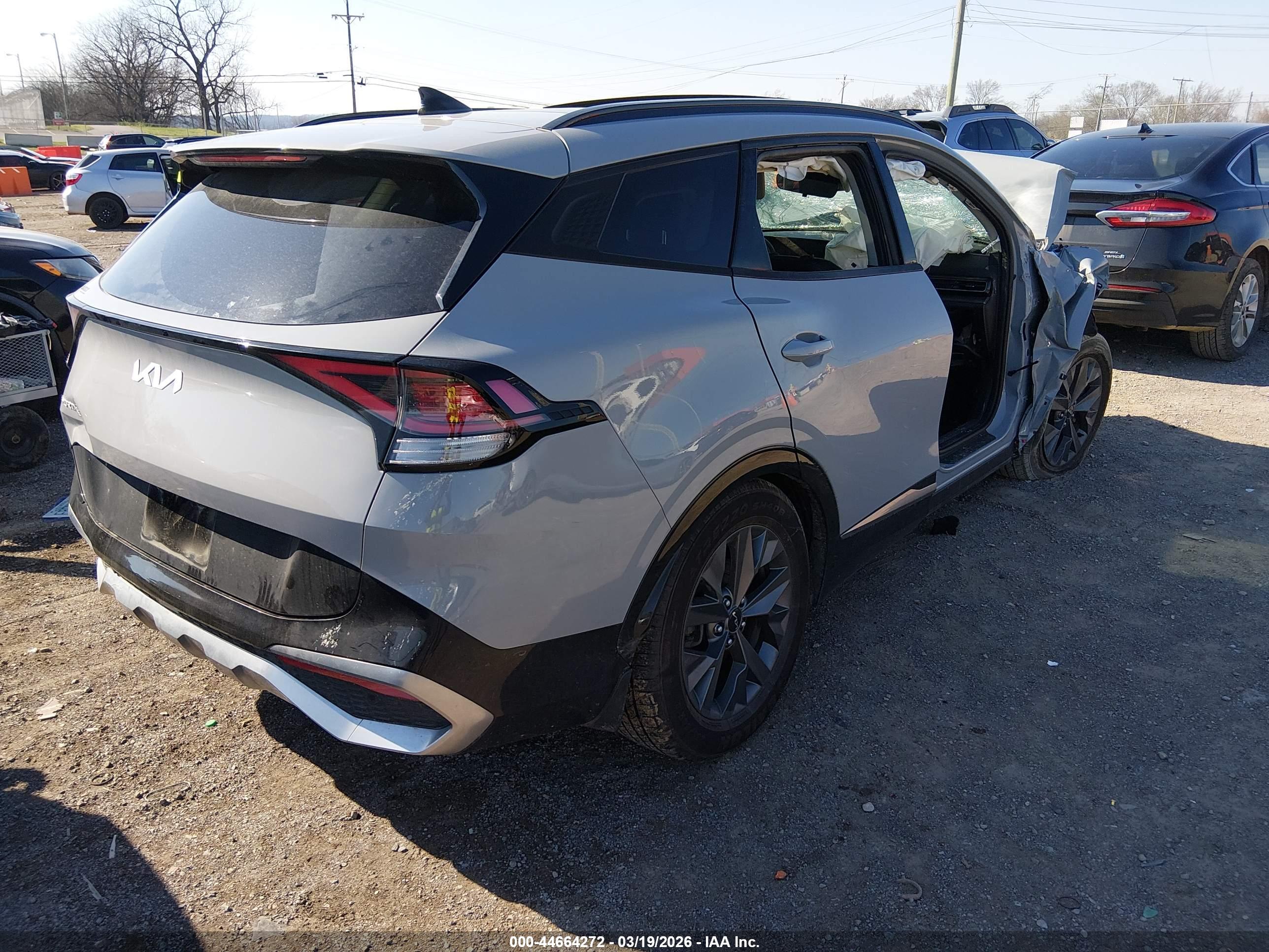 KIA SPORTAGE image 4