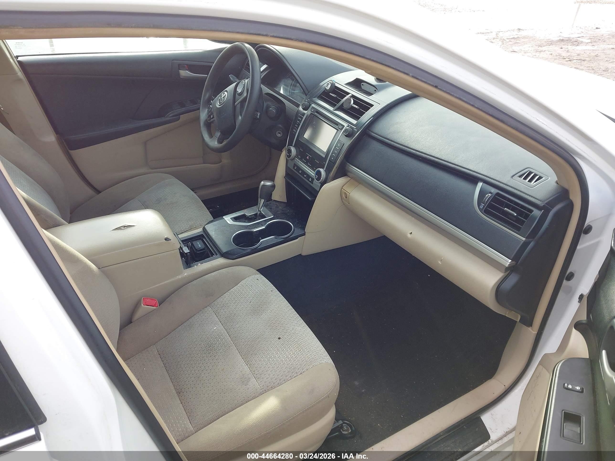 TOYOTA CAMRY image 5