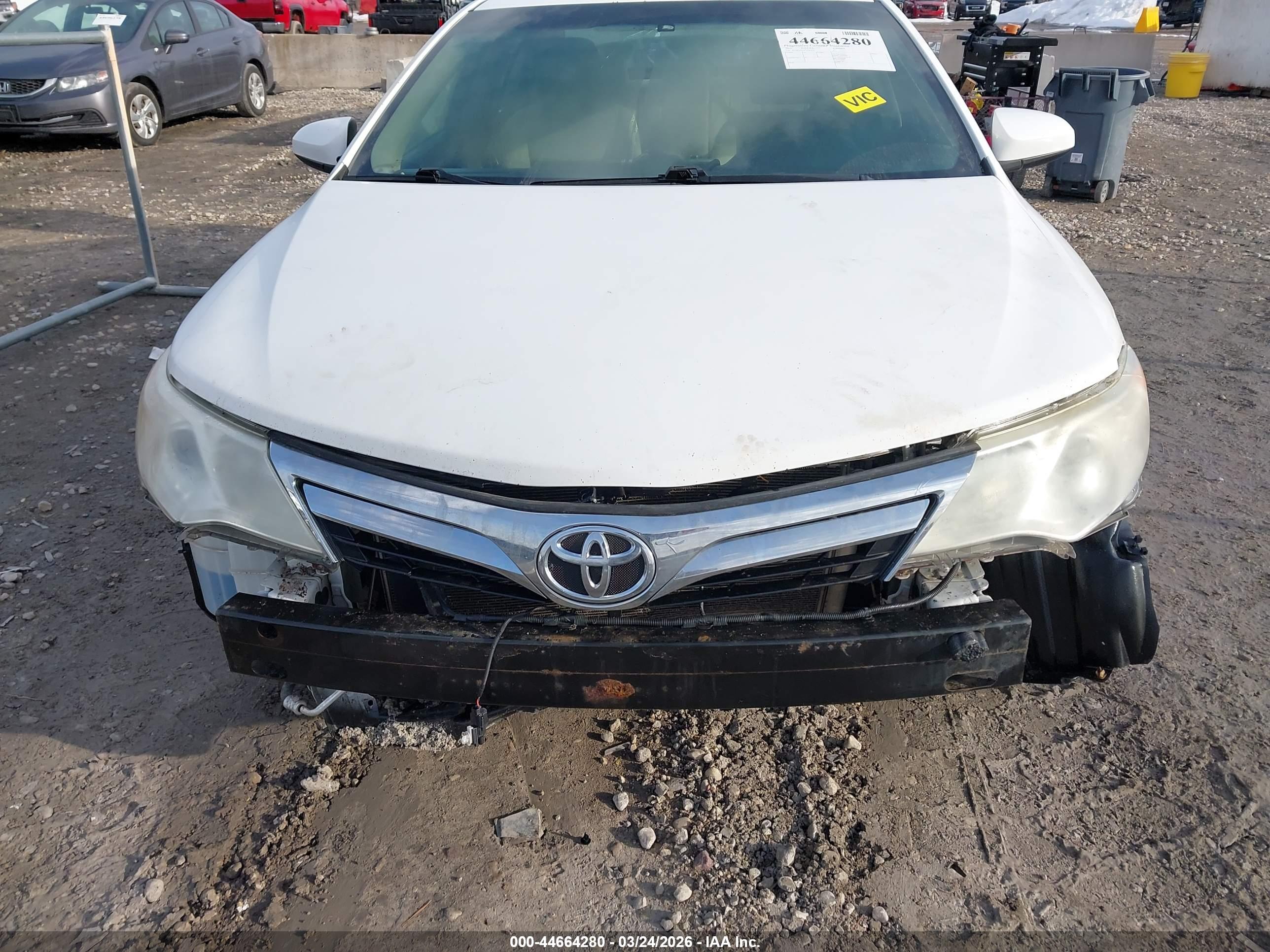 TOYOTA CAMRY image 6