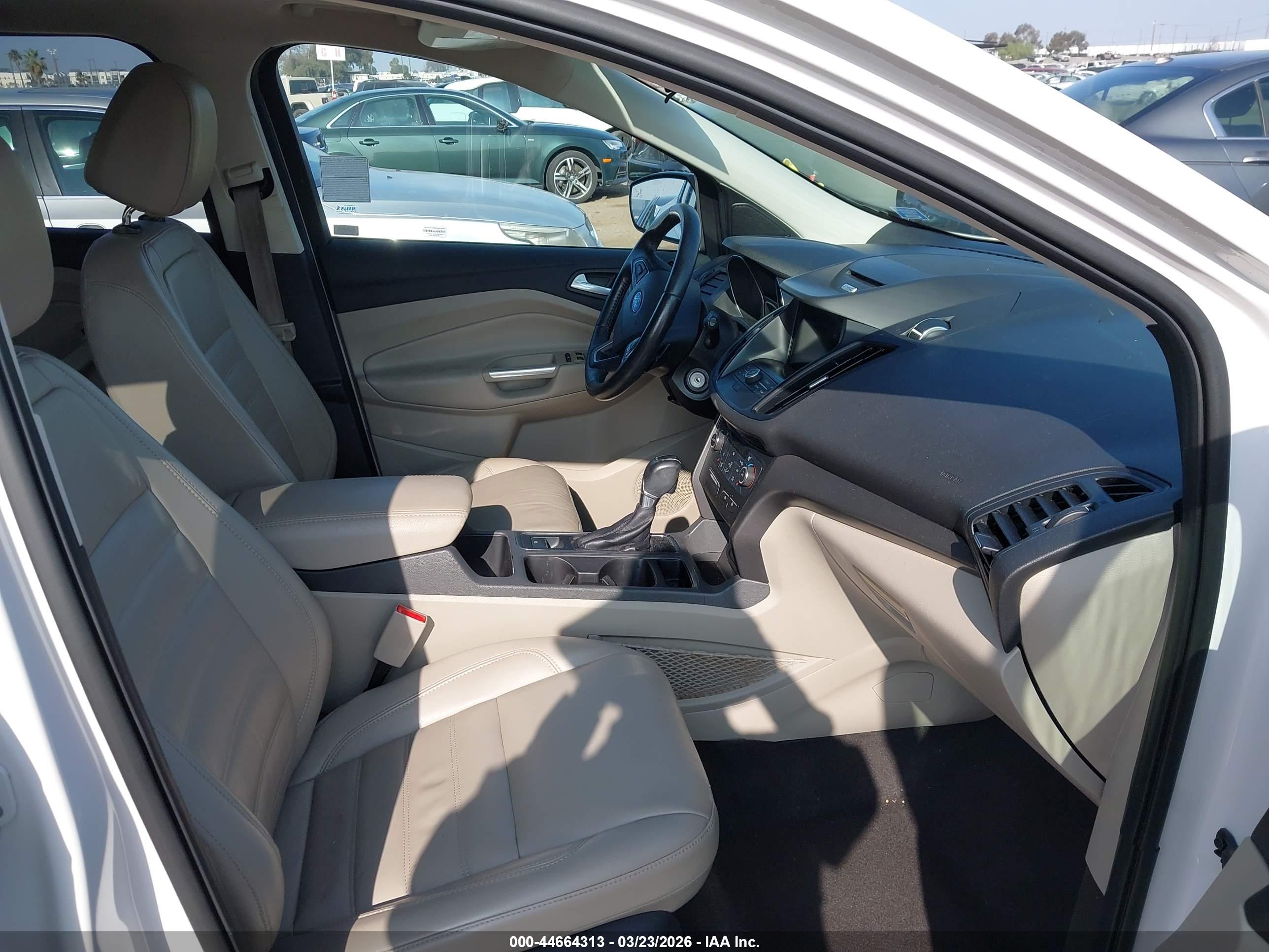 FORD ESCAPE image 5