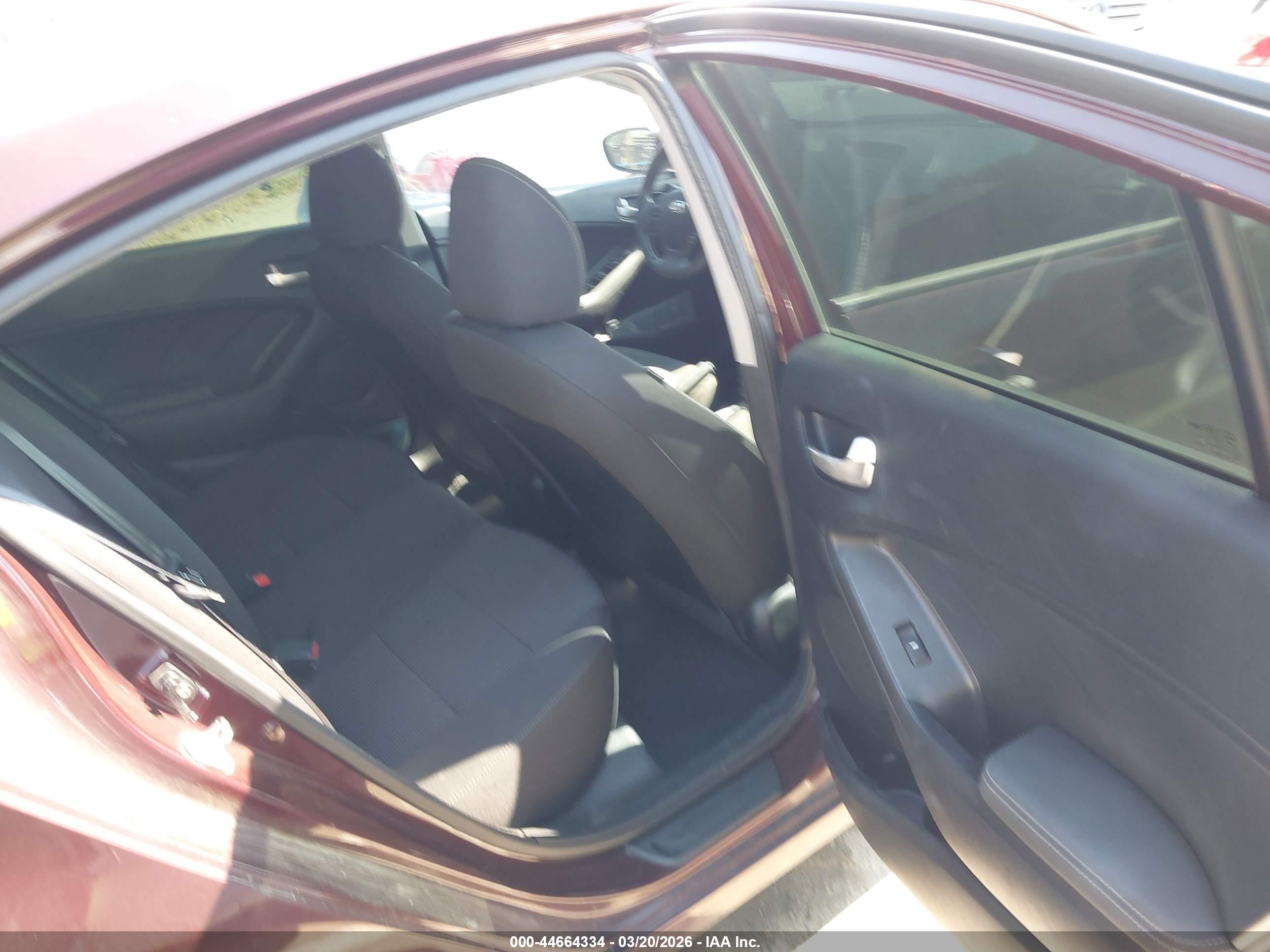 KIA FORTE image 8