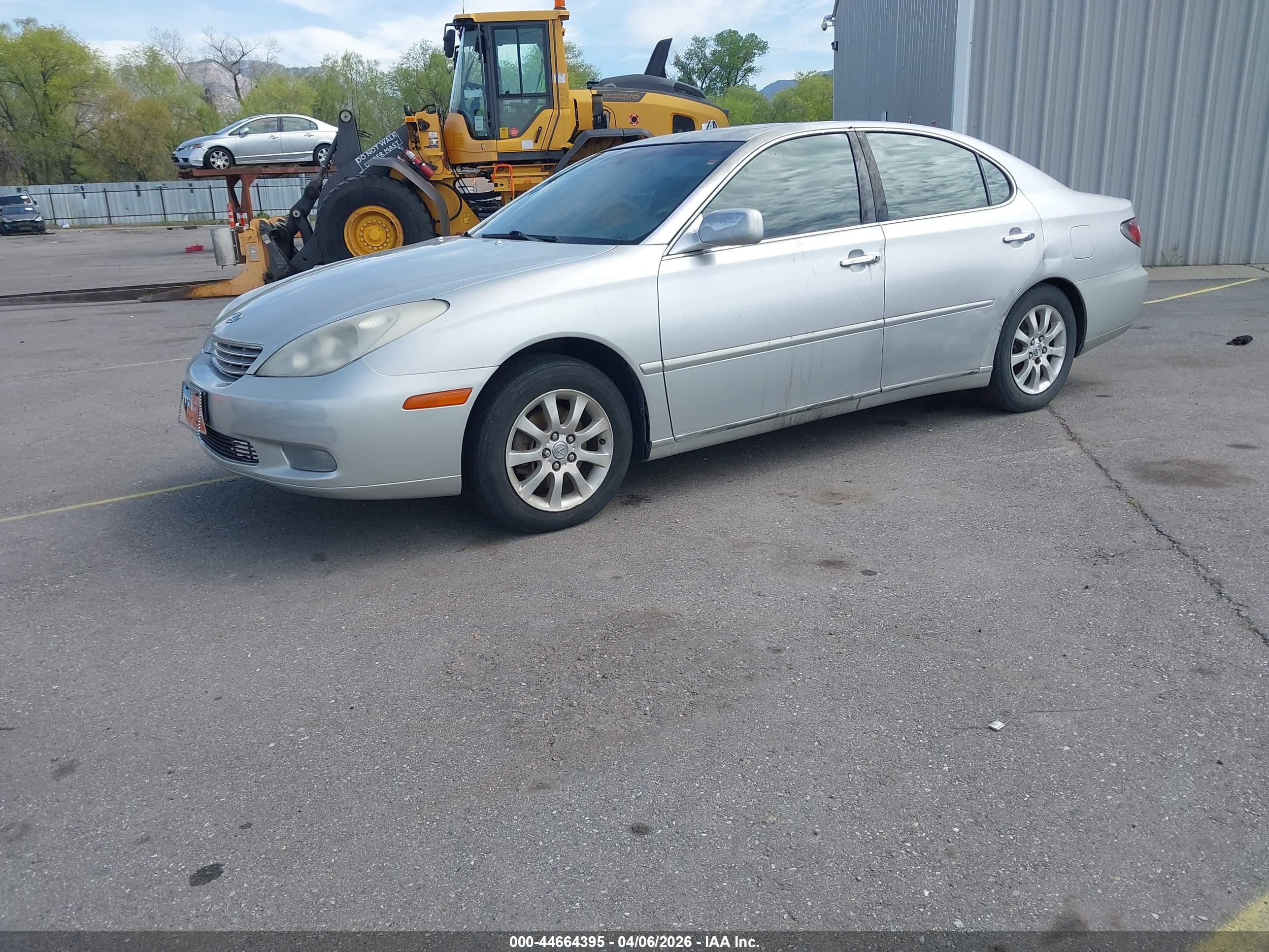 LEXUS ES image 2