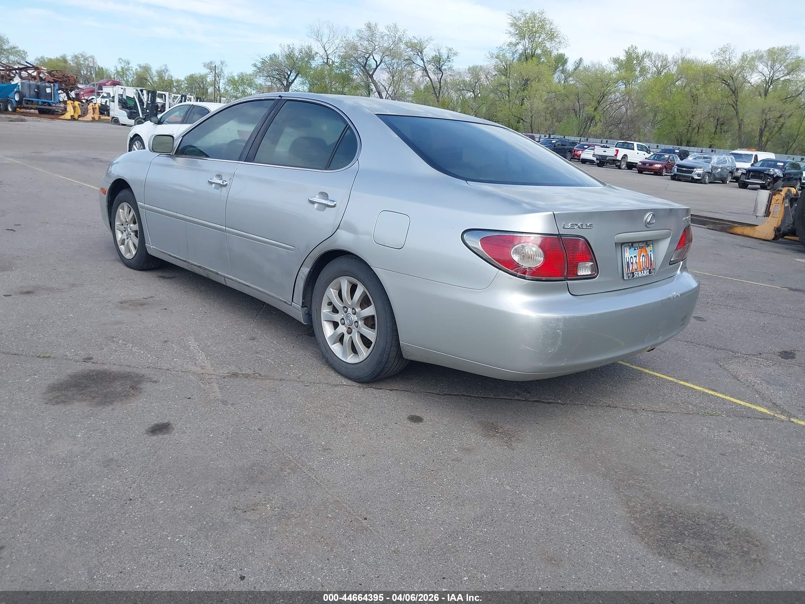 LEXUS ES image 3