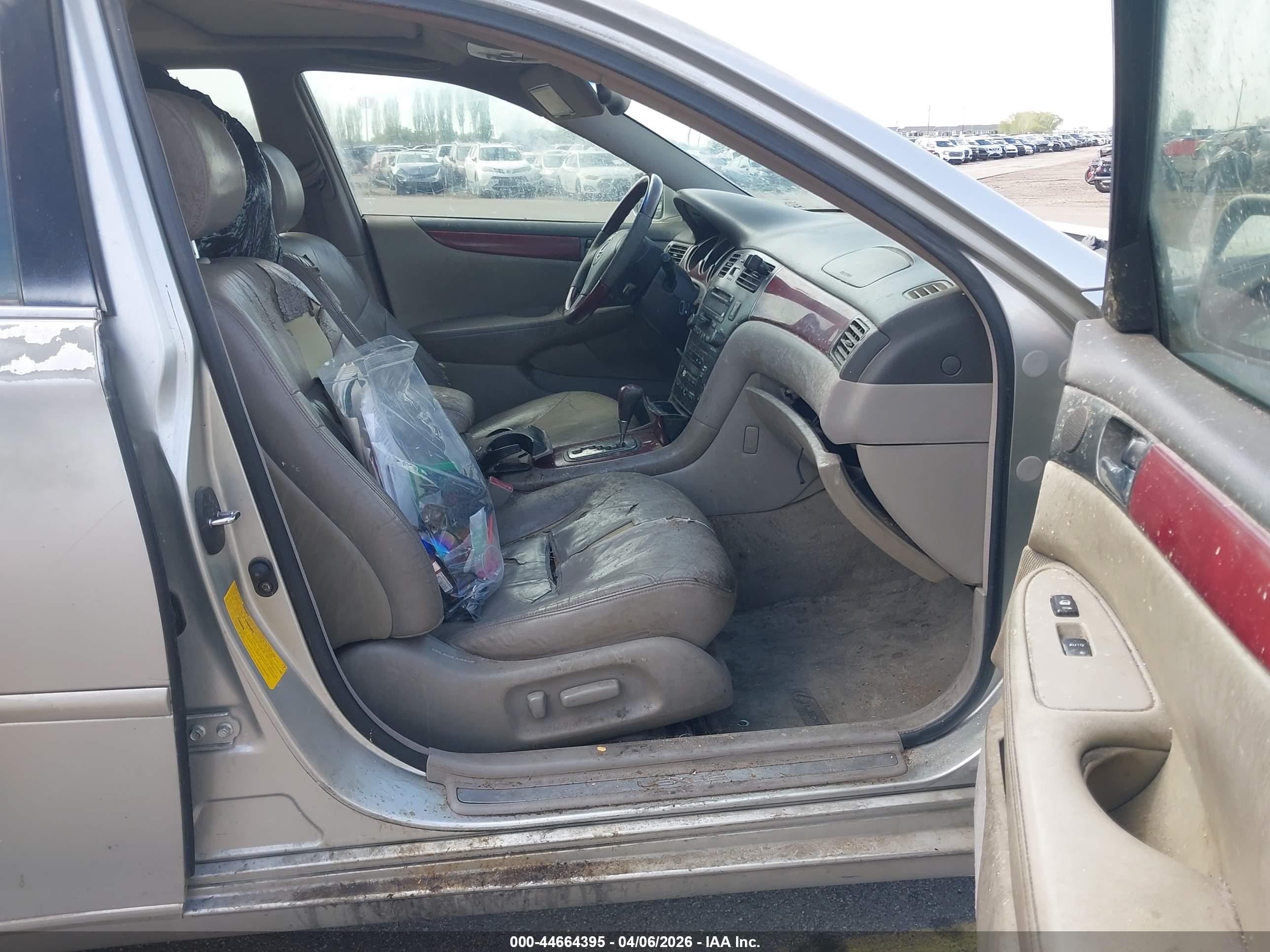 LEXUS ES image 5