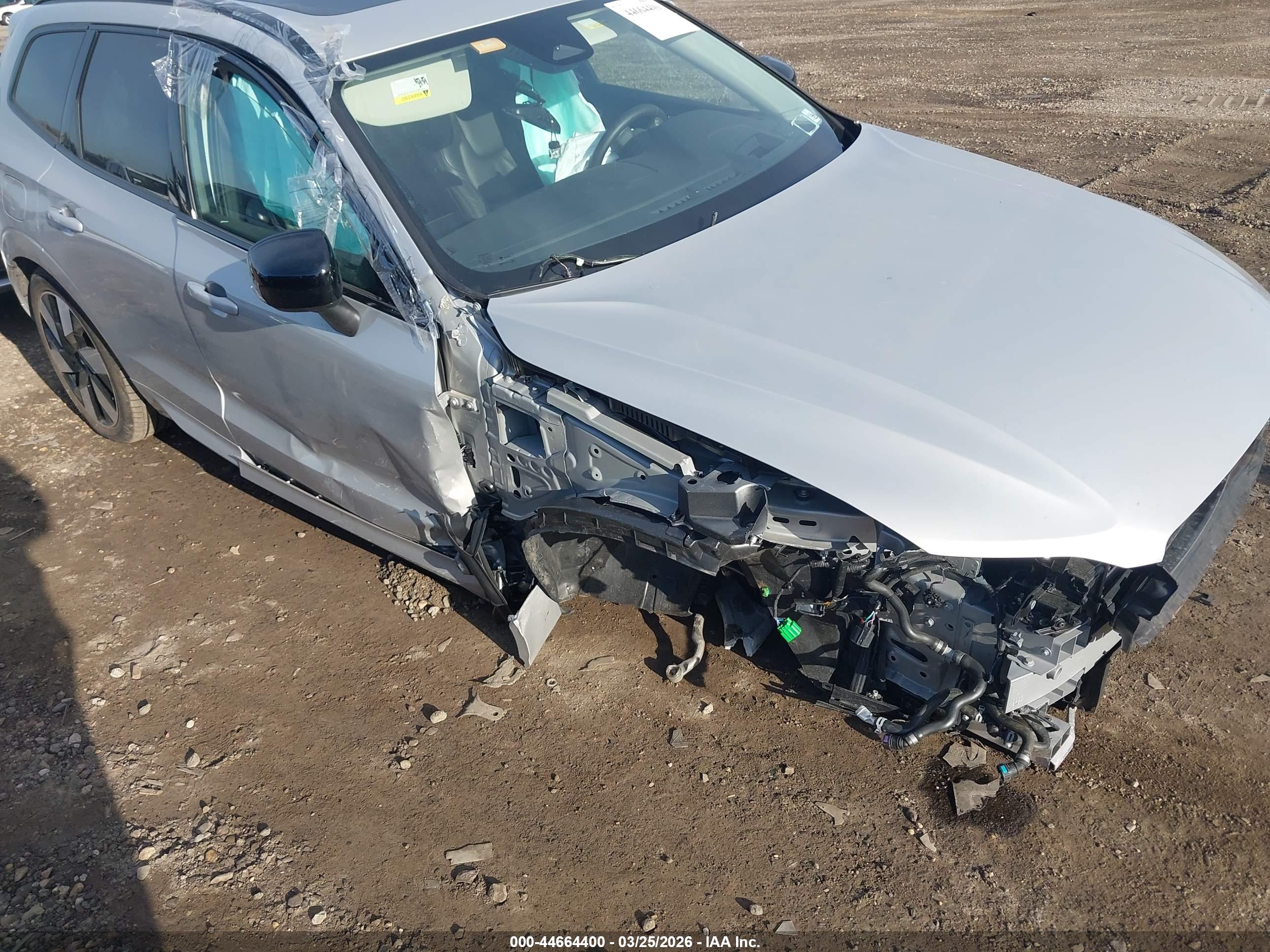 VOLVO XC60 image 6