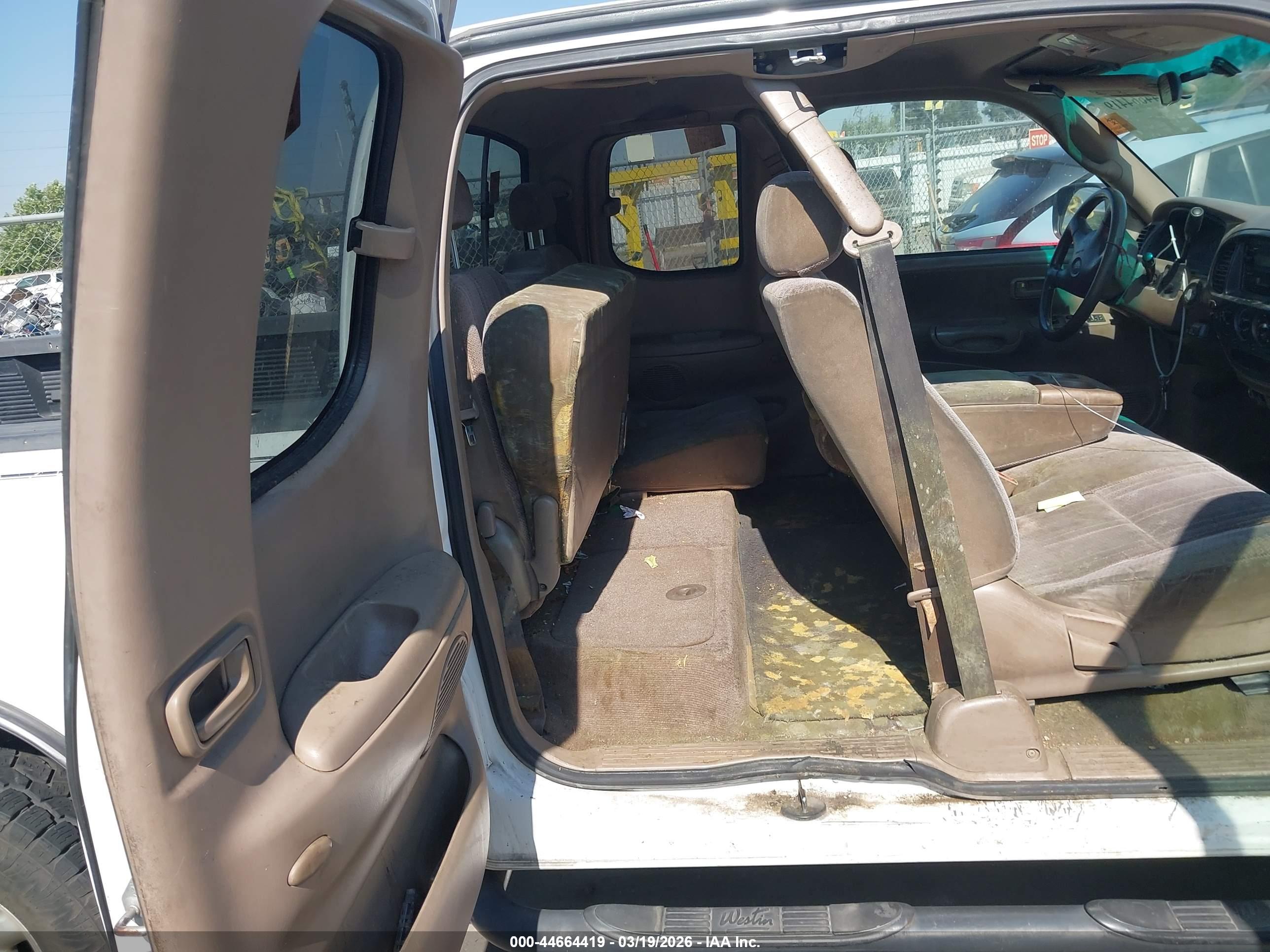 TOYOTA TUNDRA image 8