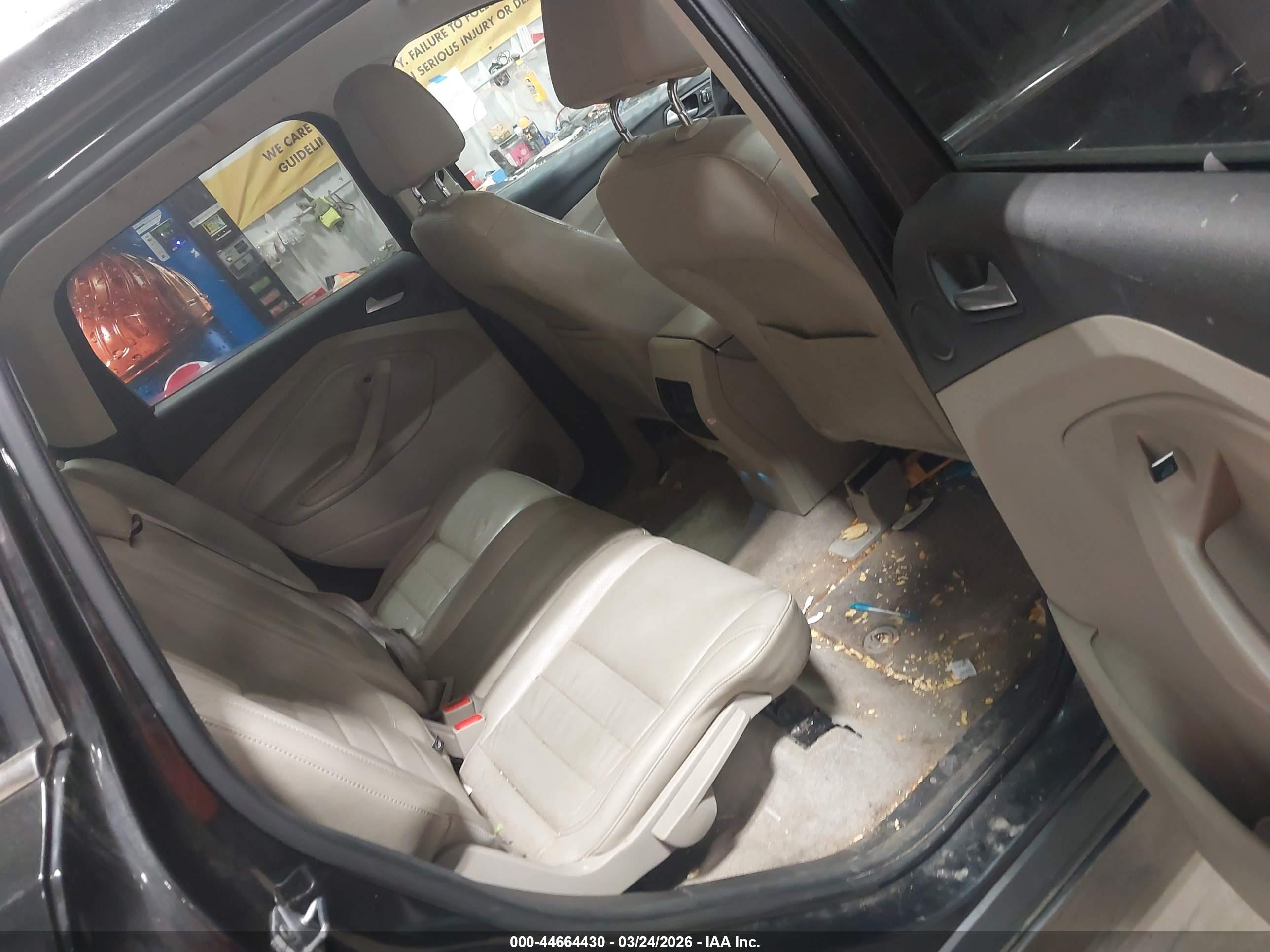 FORD ESCAPE image 8