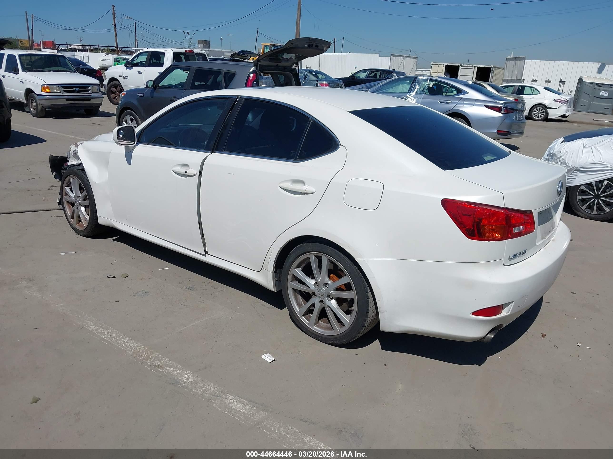 LEXUS IS image 3