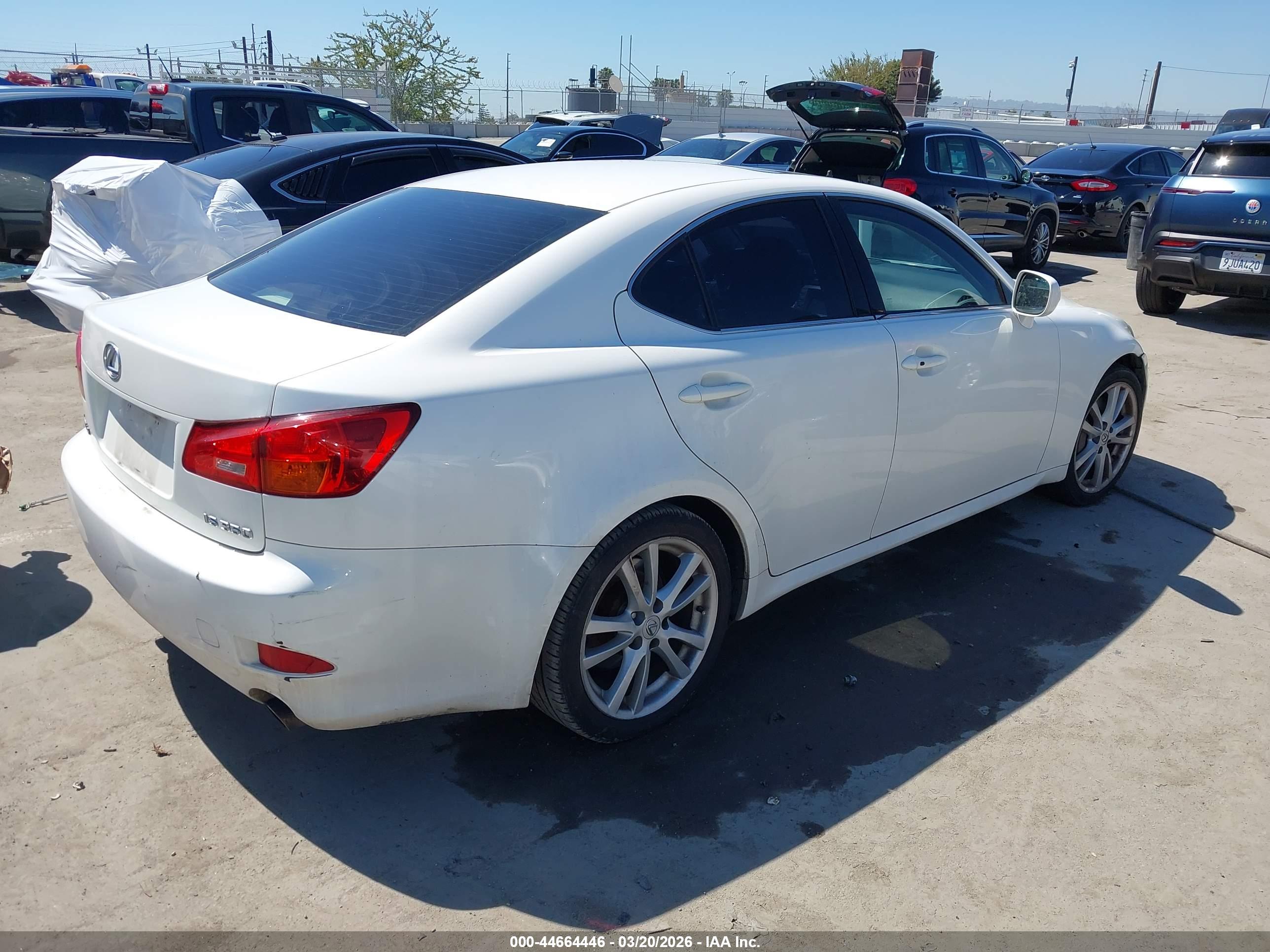 LEXUS IS image 4