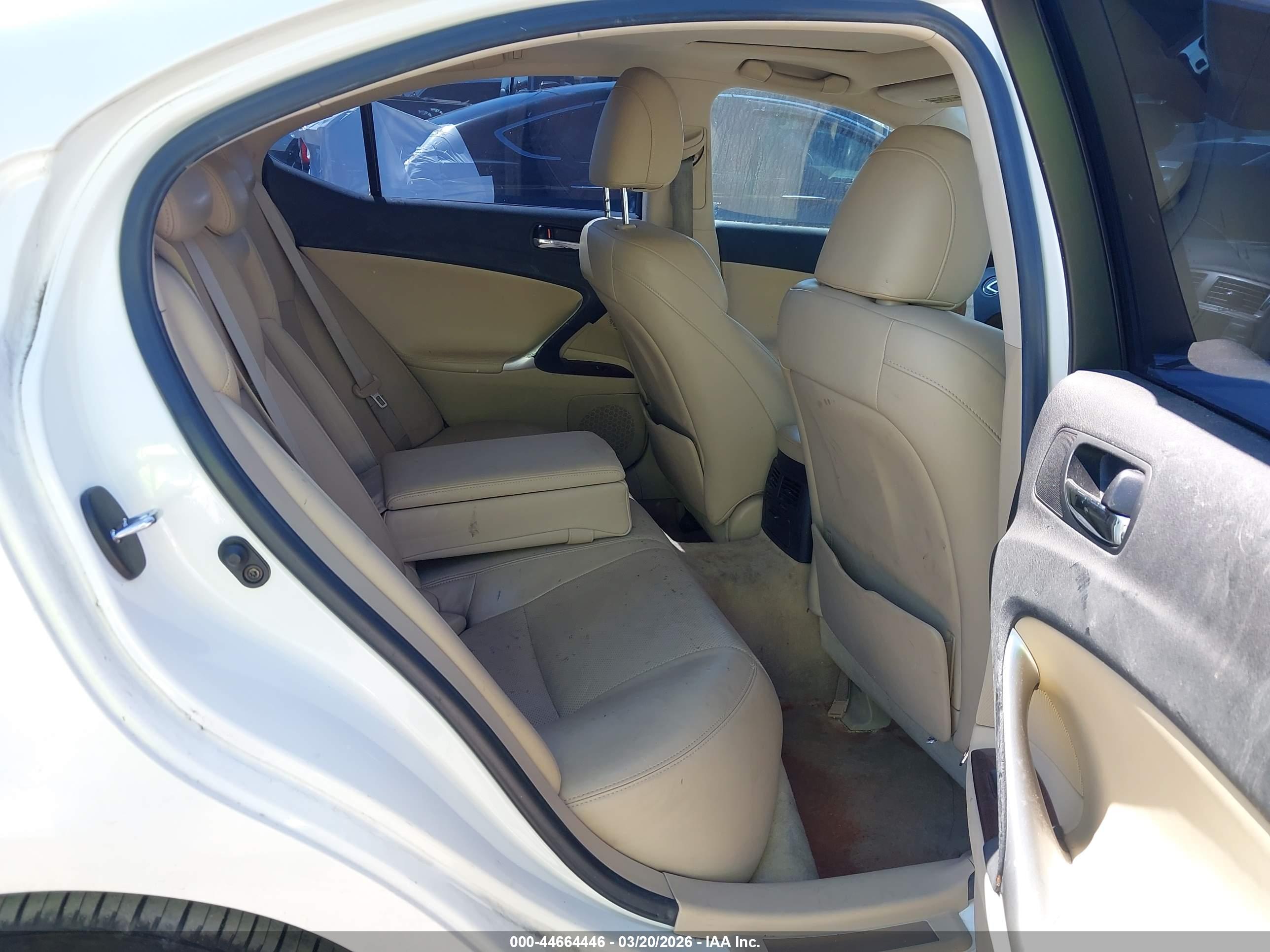 LEXUS IS image 8