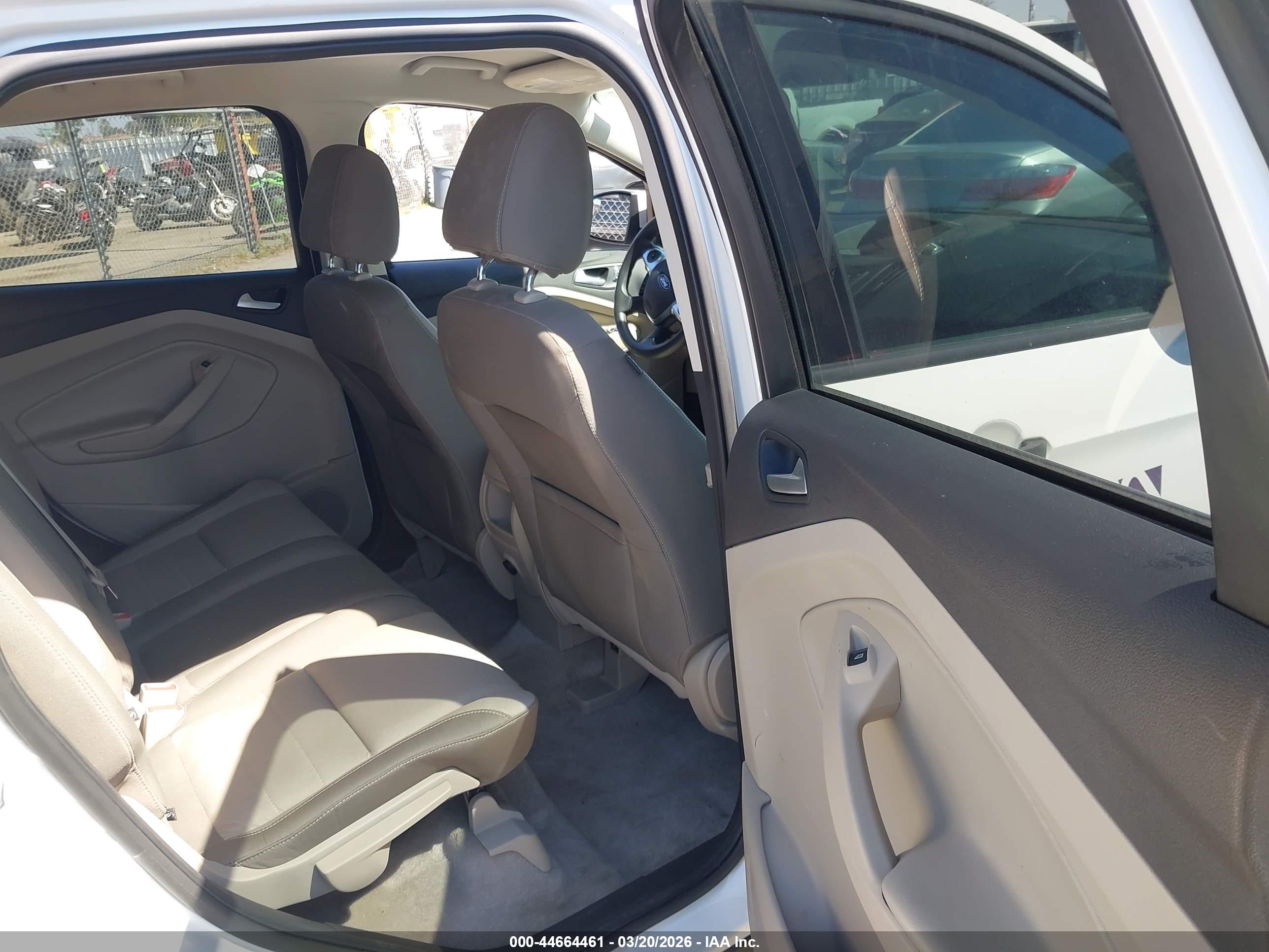 FORD ESCAPE image 8