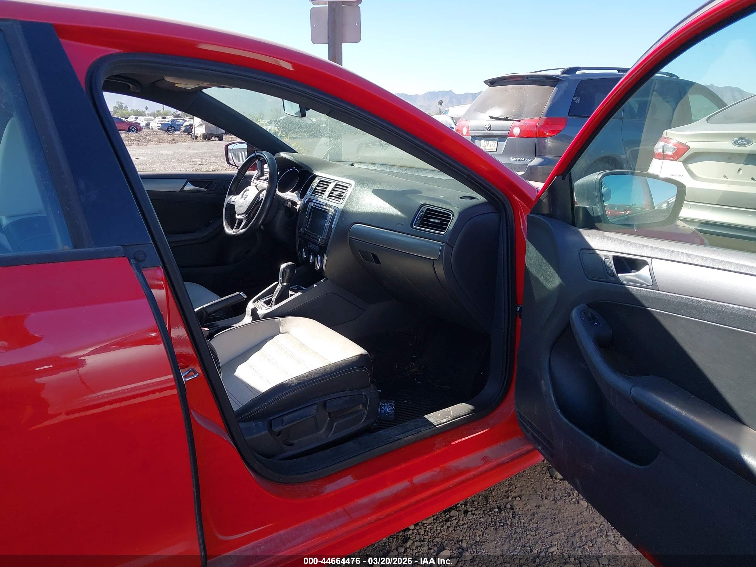 VOLKSWAGEN JETTA image 5