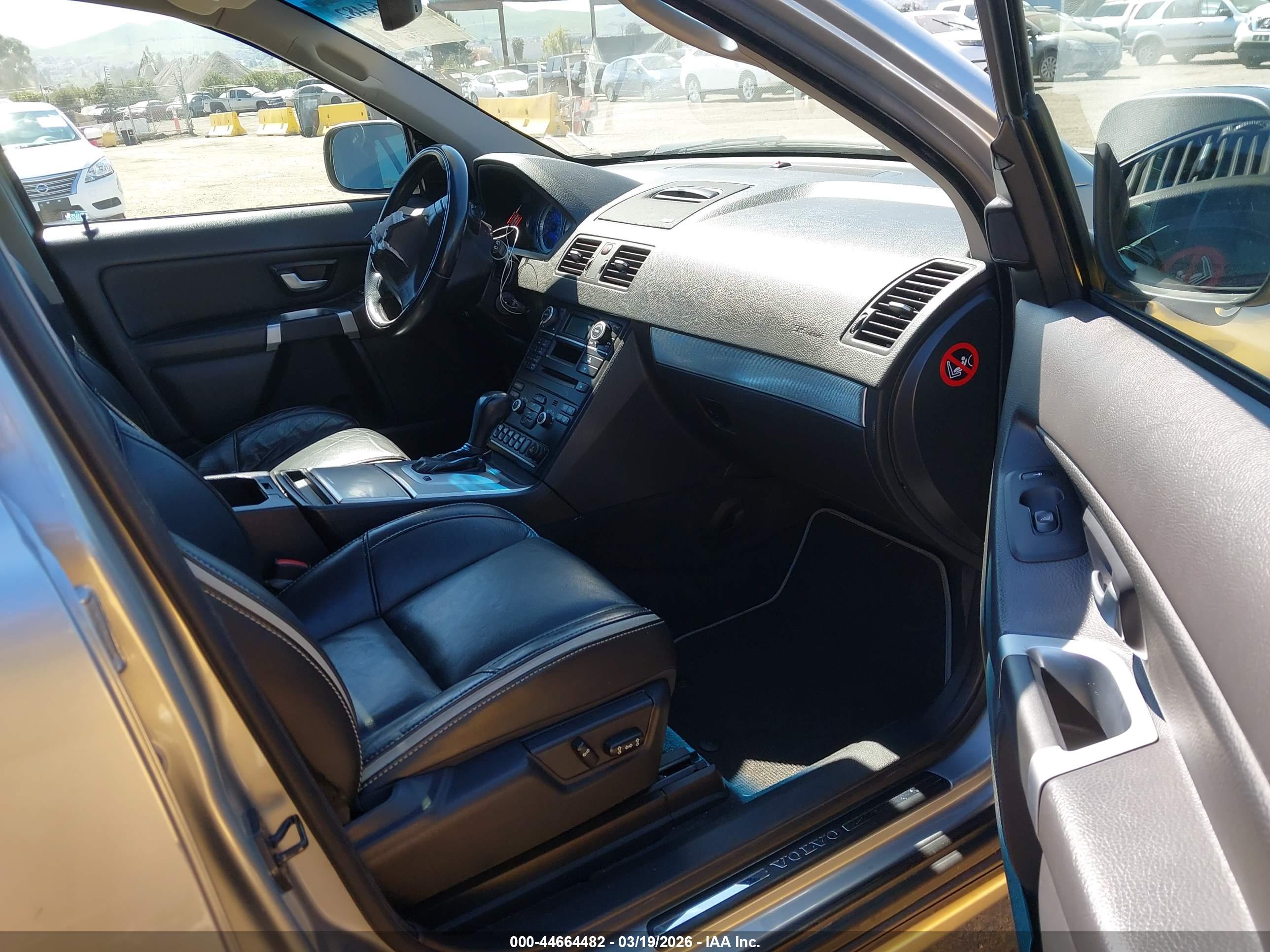VOLVO XC90 image 5